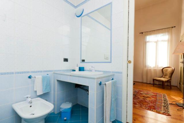 Deluxe Double or Twin Room photo 3