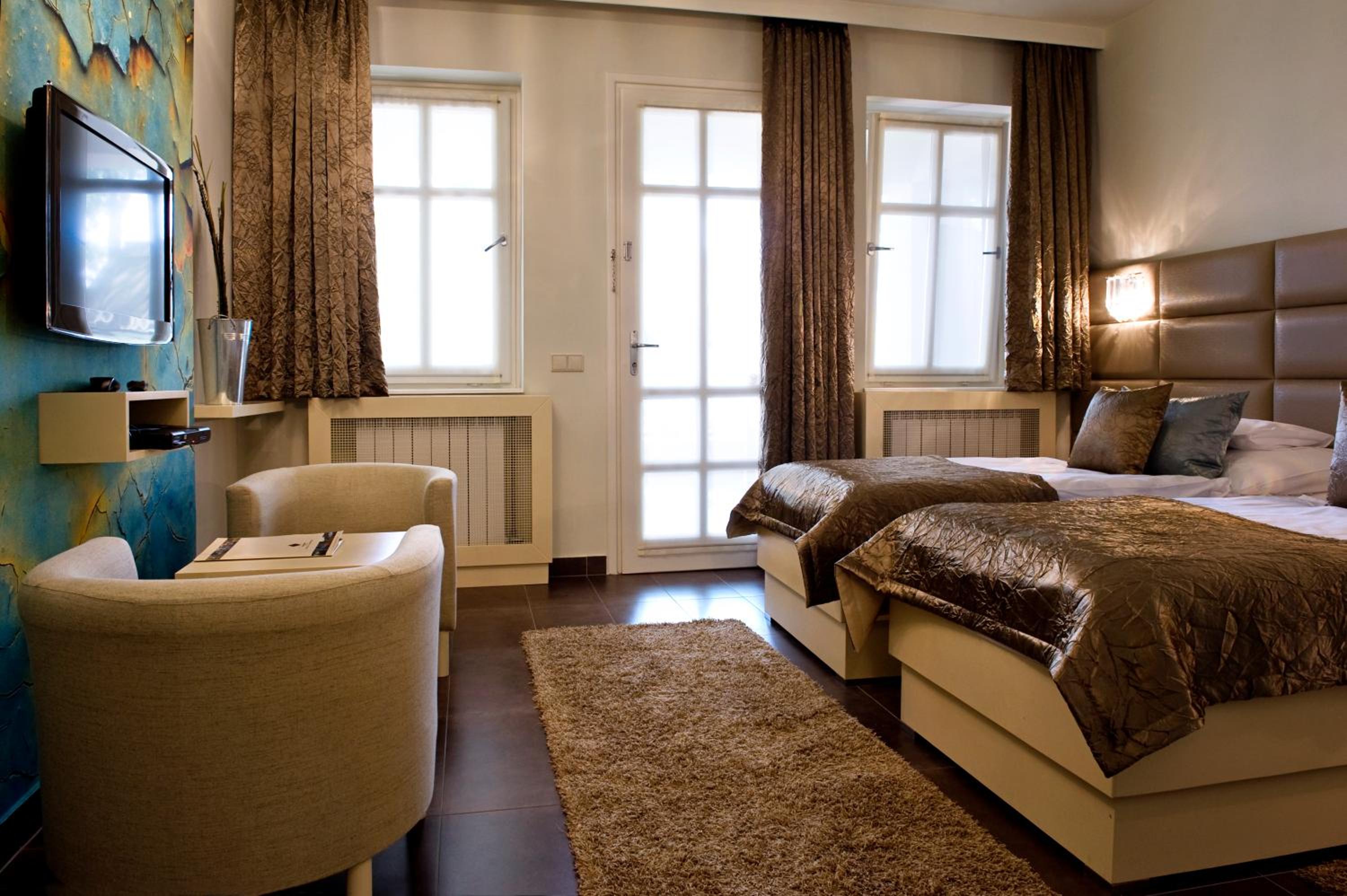 Double or Twin Room photo 3