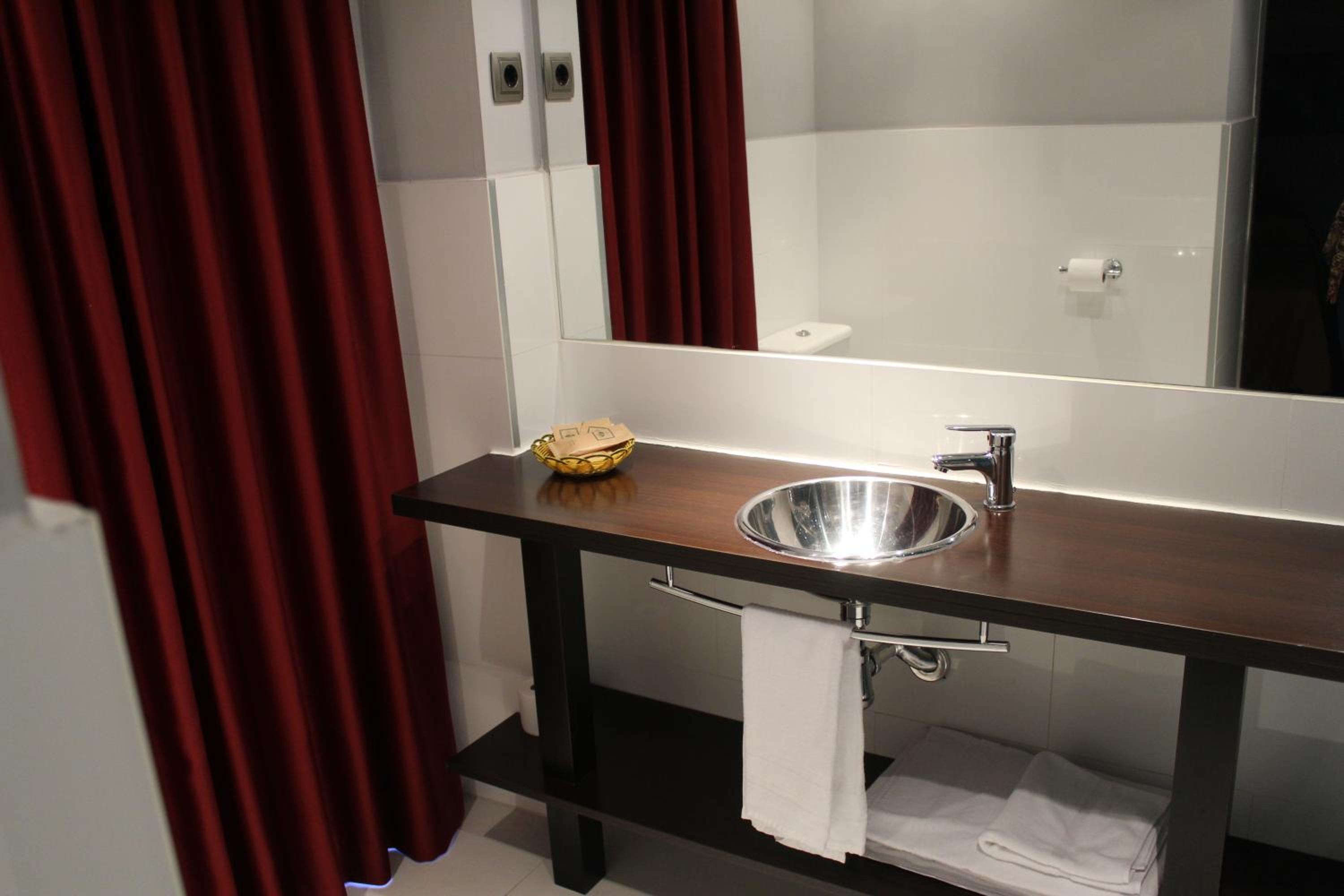 Classic Triple Room photo 2