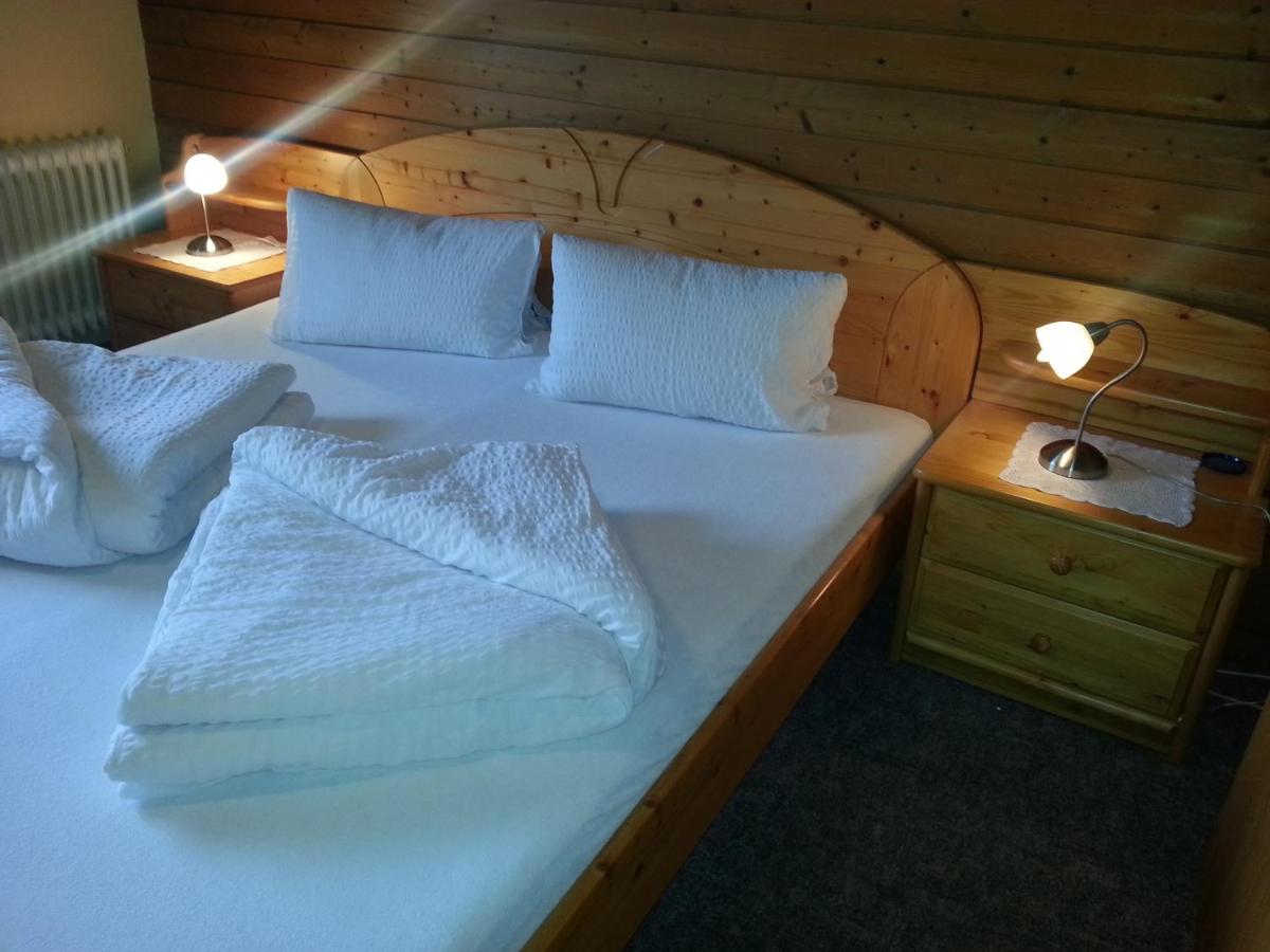 Standard Double Room with Balcony and Shared Bathroom photo 1