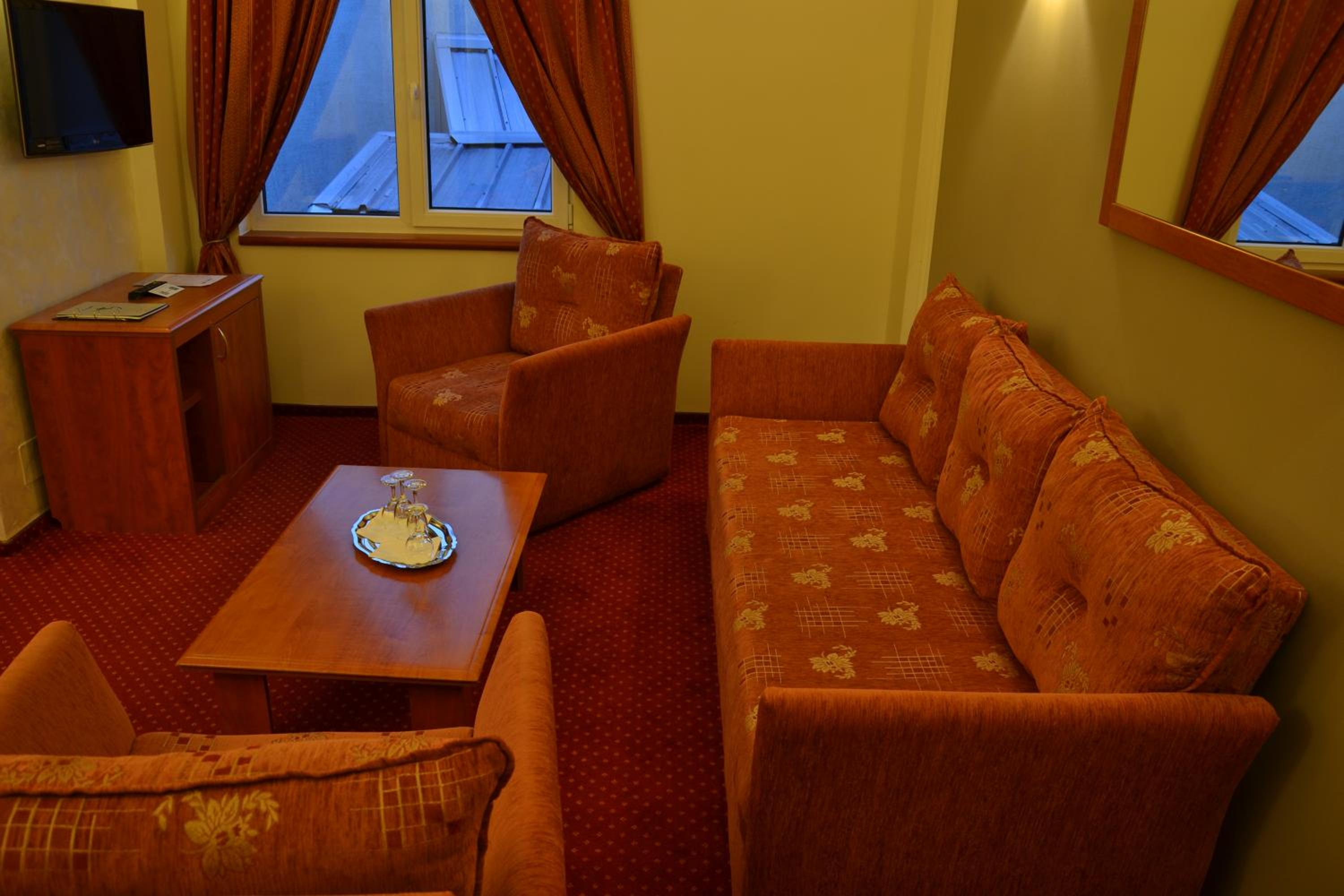 King Suite - Photo 7