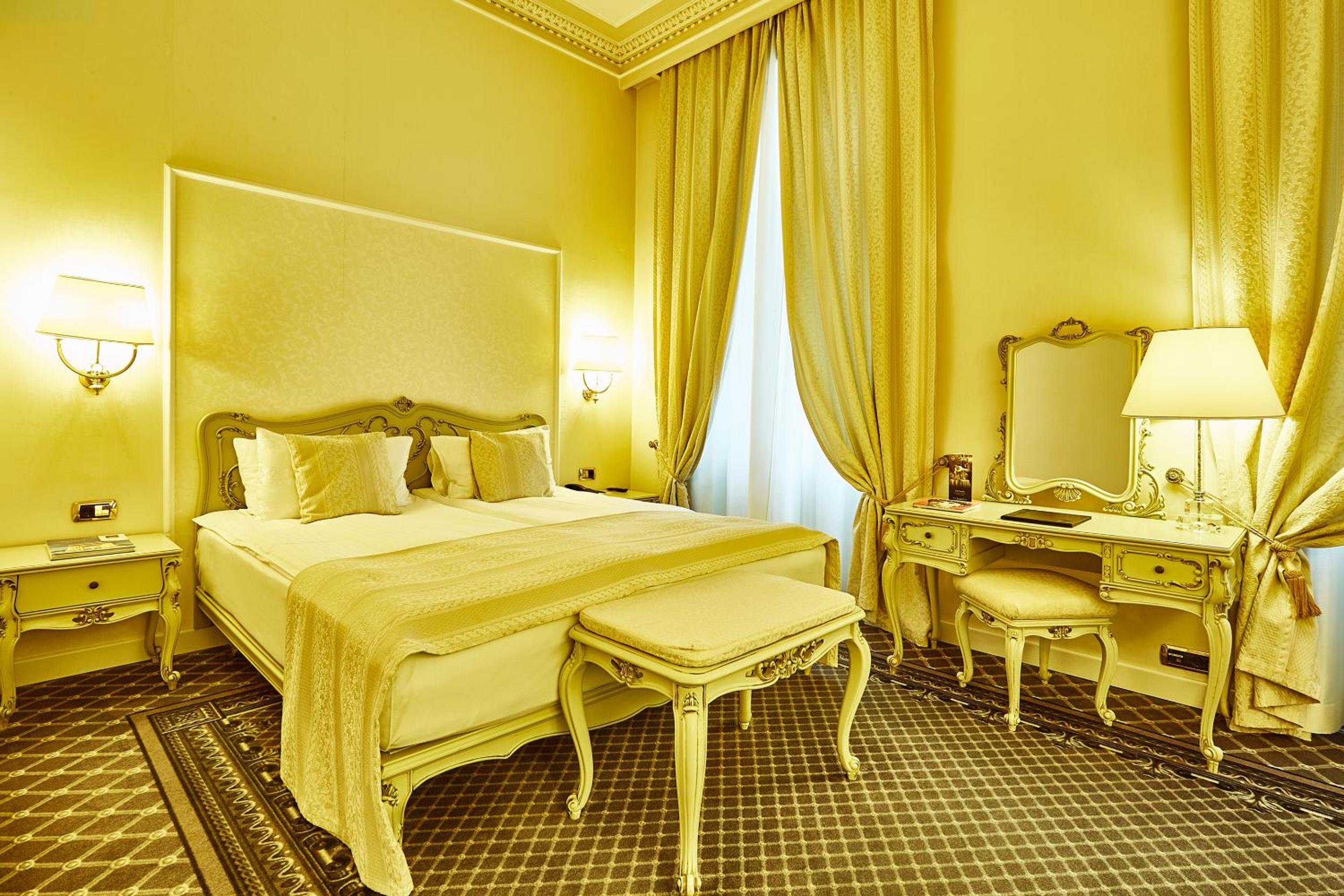 Standard Double Room - Photo 10