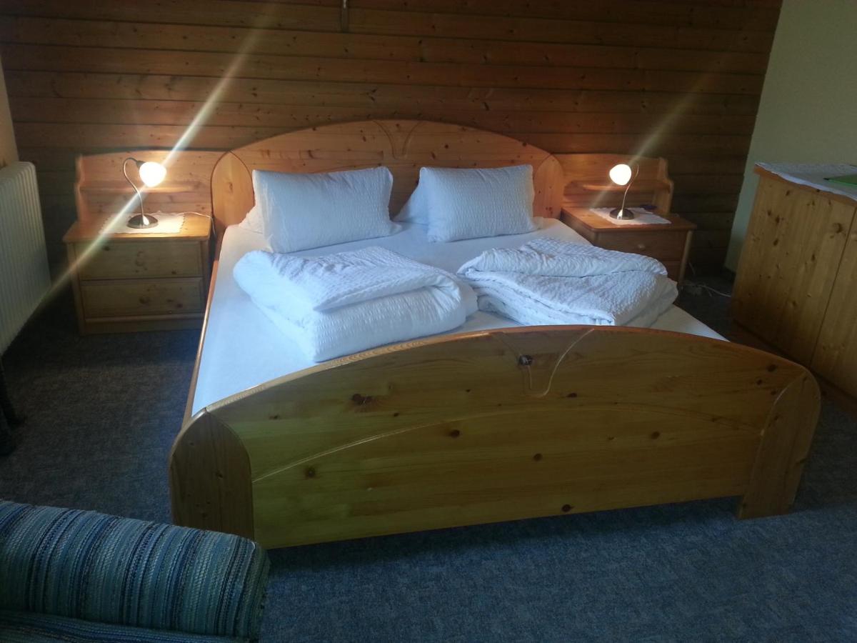 Standard Double Room with Balcony and Shared Bathroom photo 2
