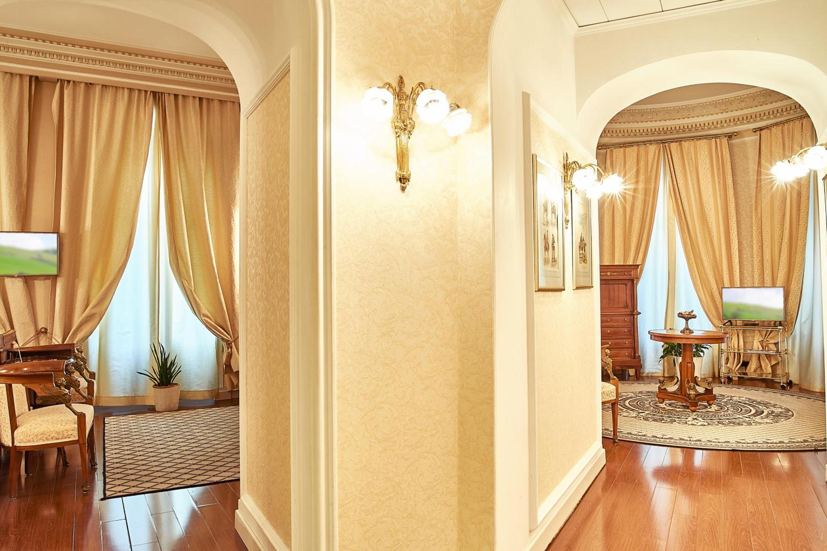 Senior Suite Double - Photo 12