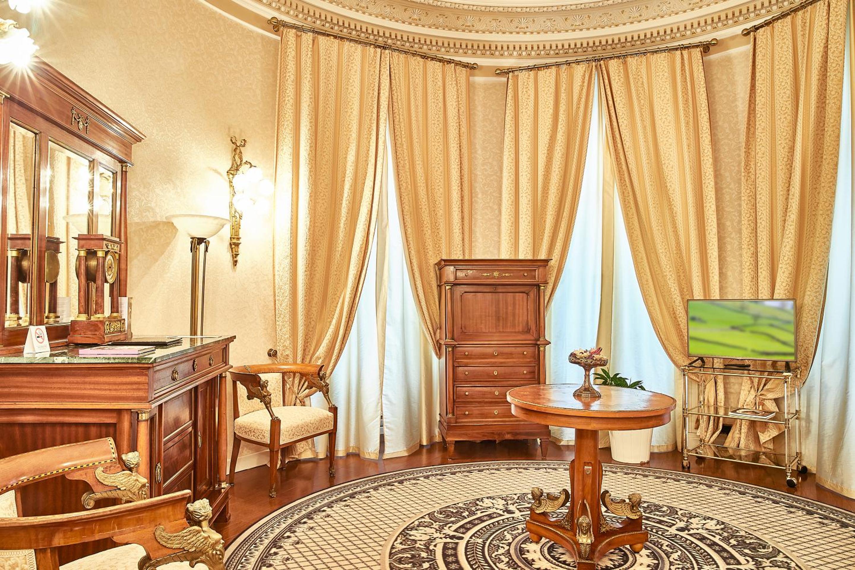 Senior Suite Double - Photo 2