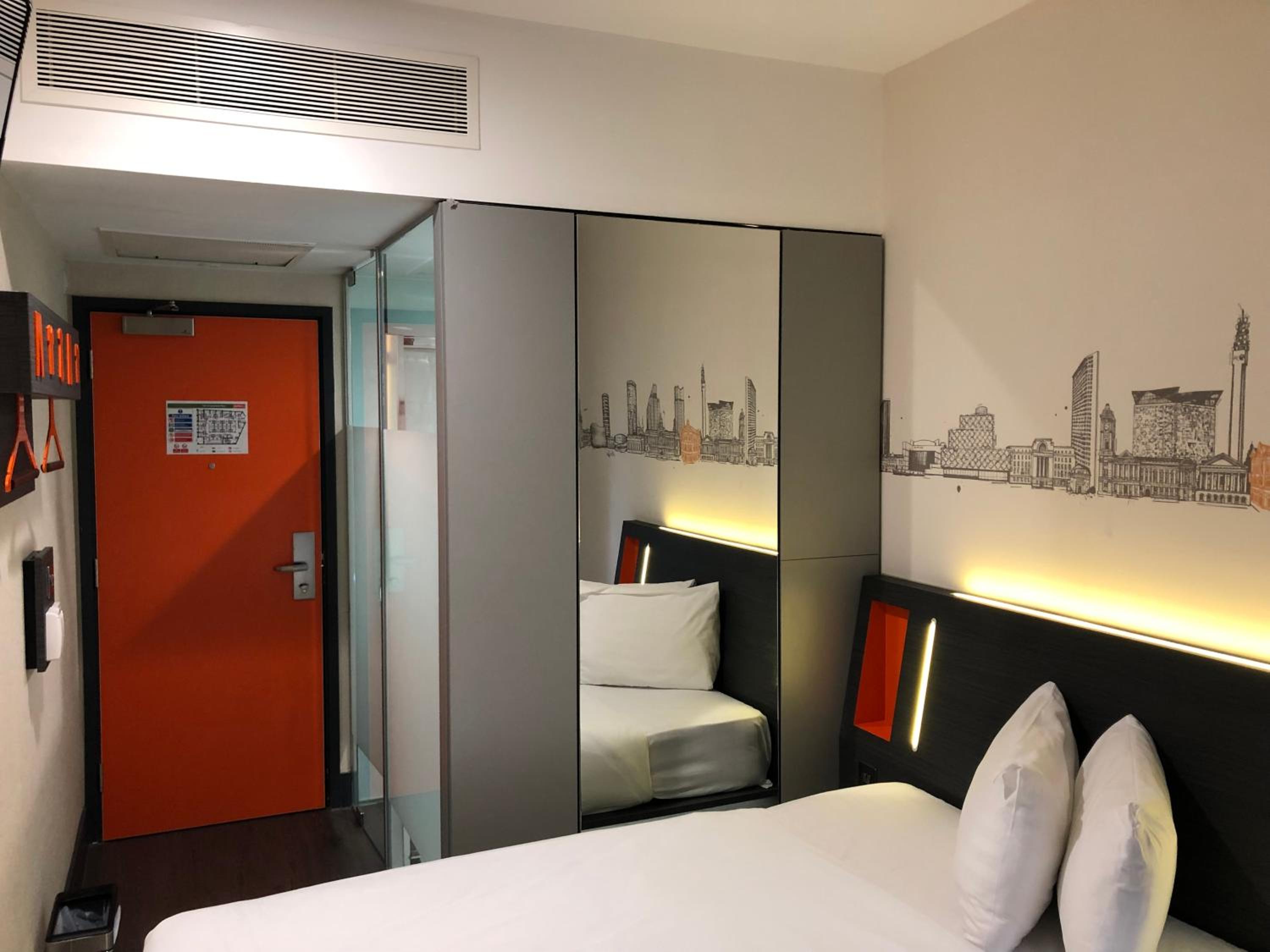 Standard Double Room Without Window photo 3