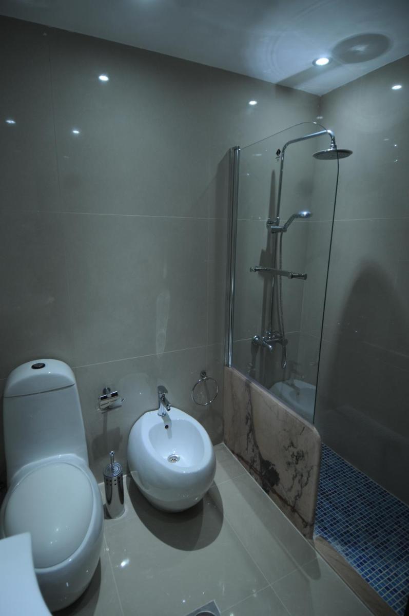 Double or Twin Room - Photo 11