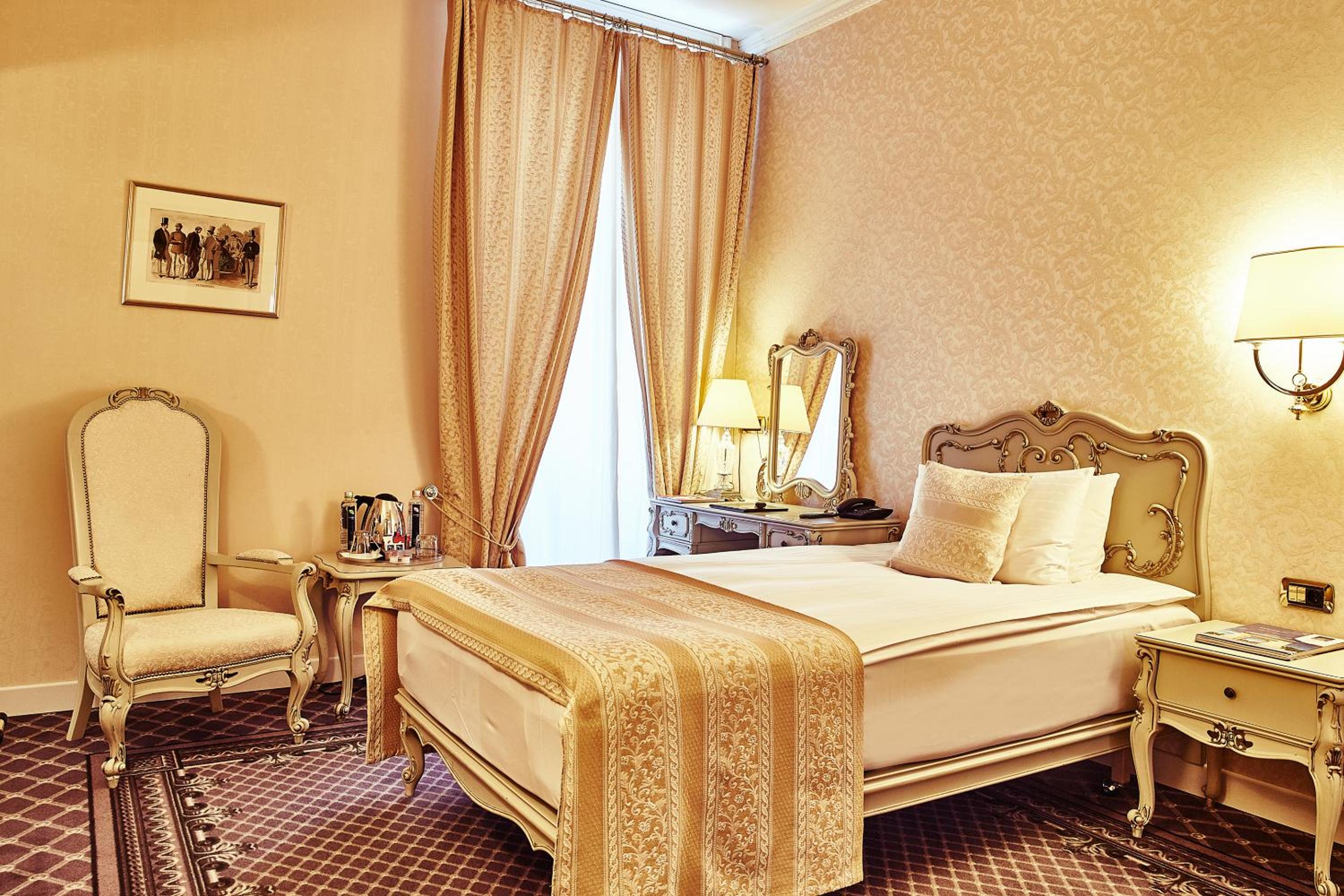 Standard Single Room - Photo 2
