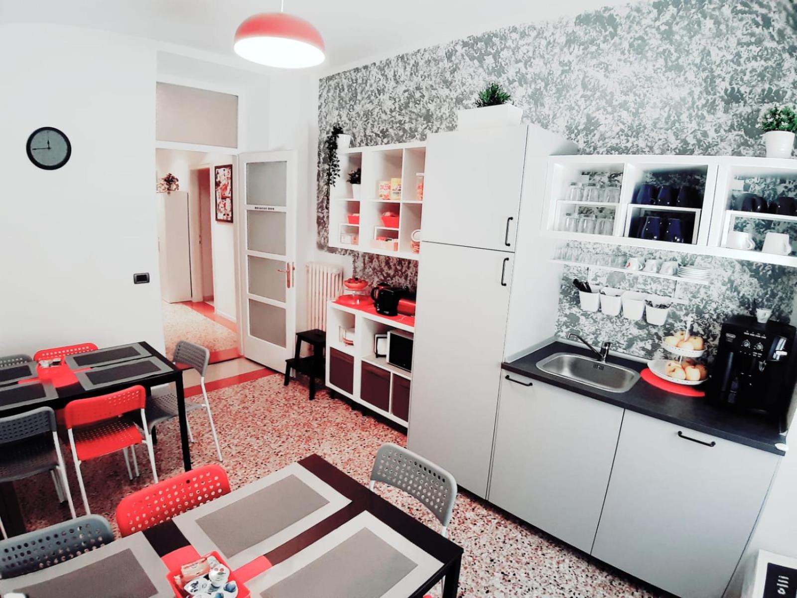 Quadruple Room with Private External Bathroom - Photo 16
