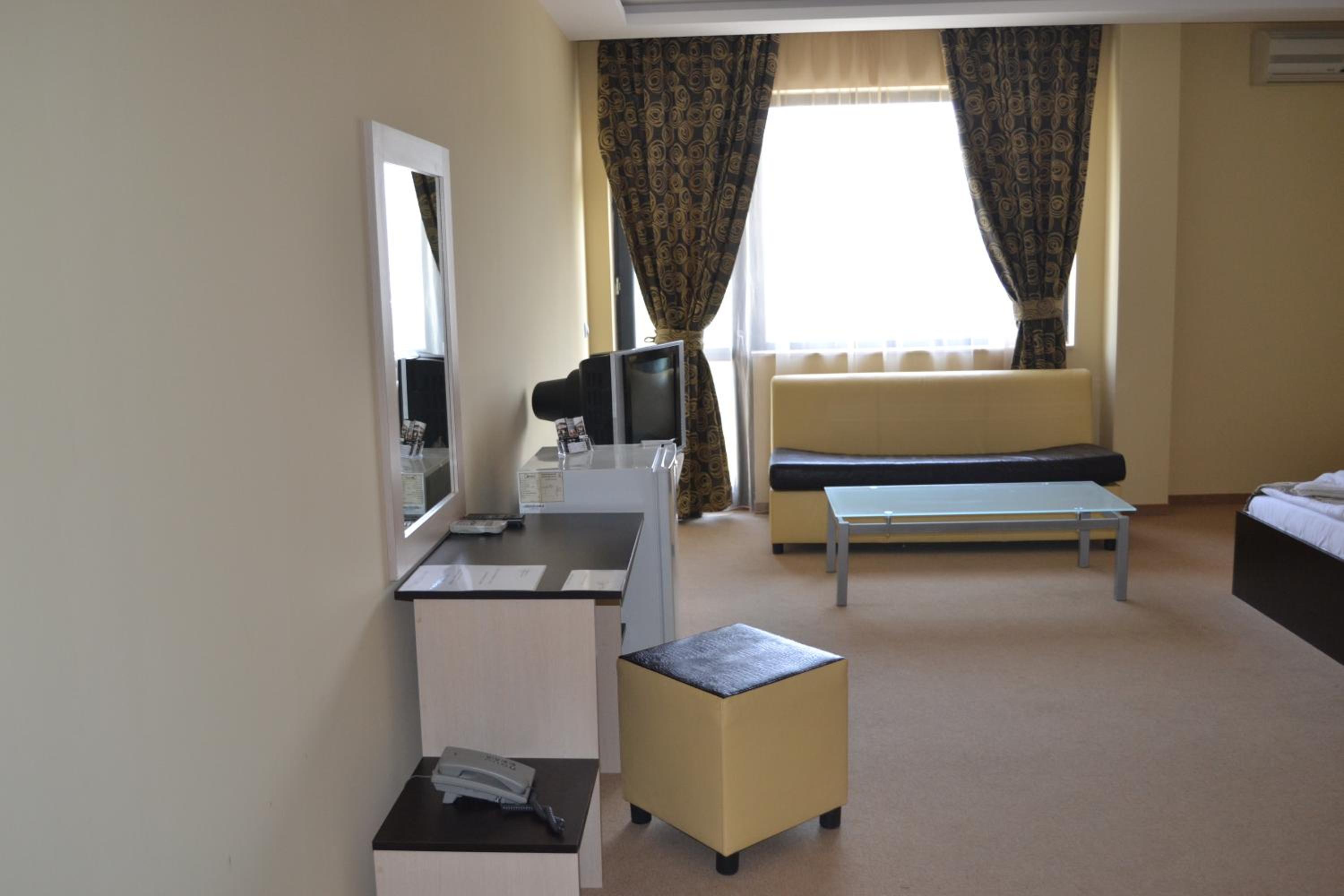 Large Double Room photo 1