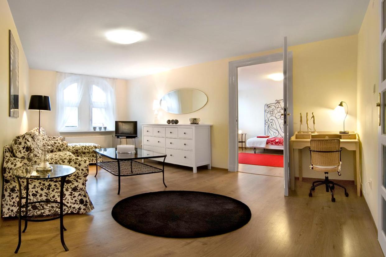 One-Bedroom Deluxe Apartment