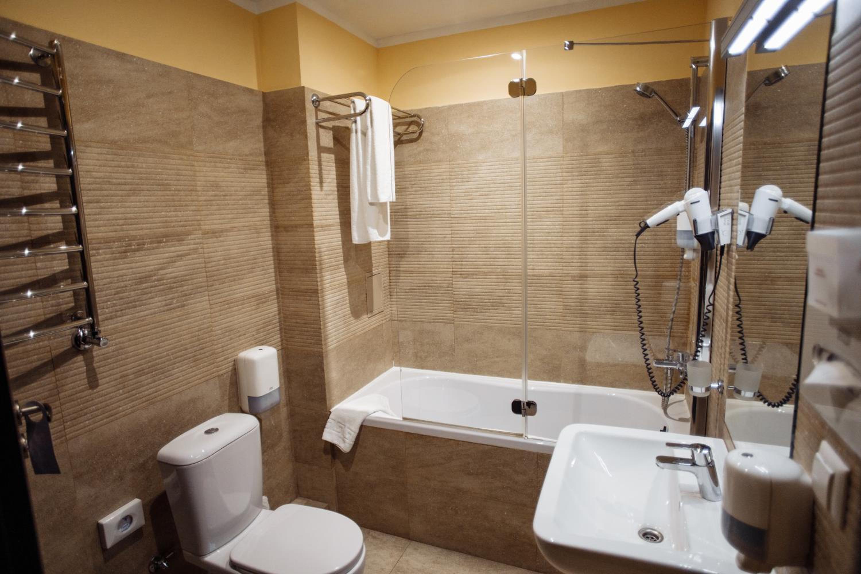 Standard Double or Twin Room photo 2