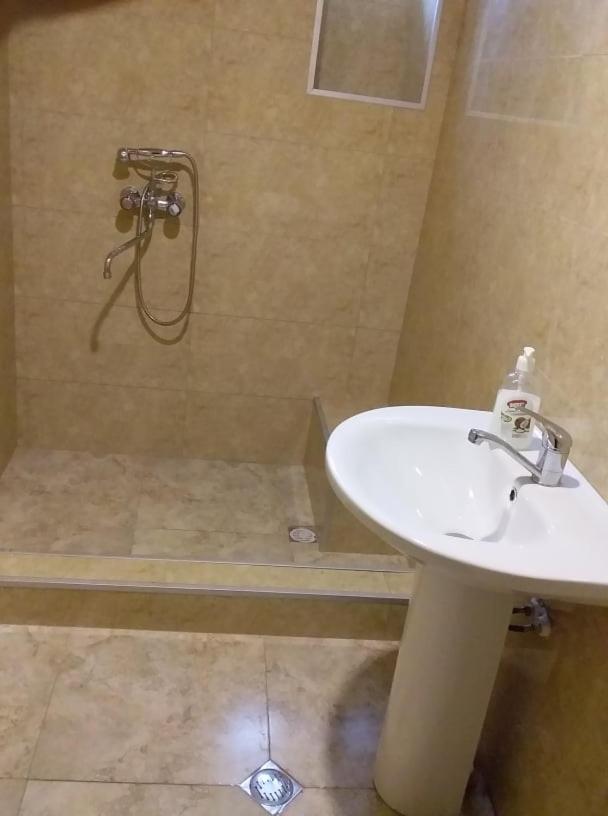Triple Room with Private Bathroom photo 2