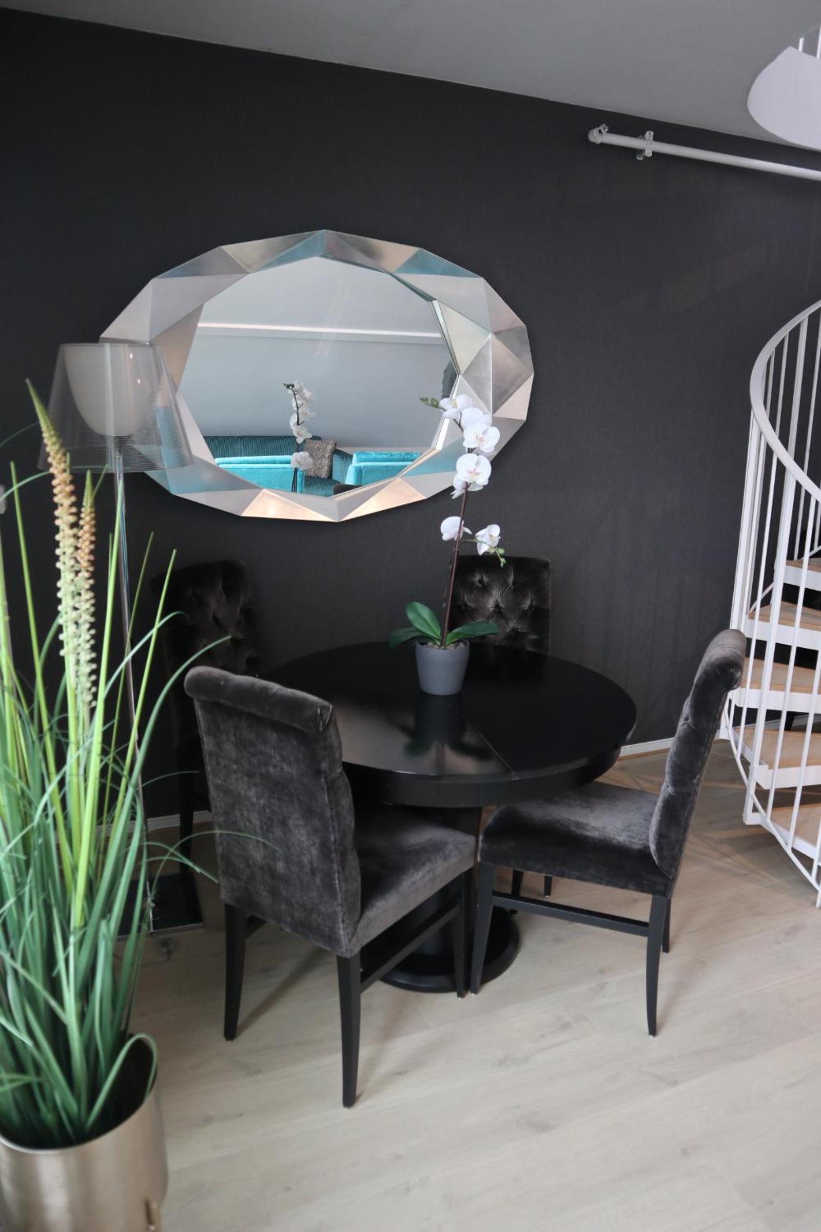 Suite - Photo 5