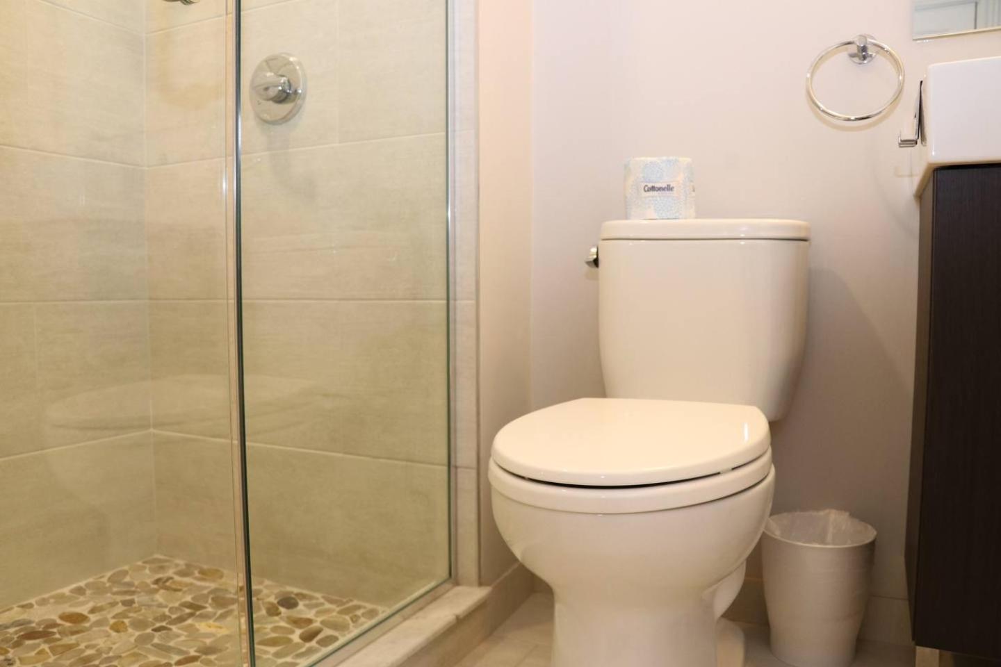 One-Bedroom Apartment - Photo 21