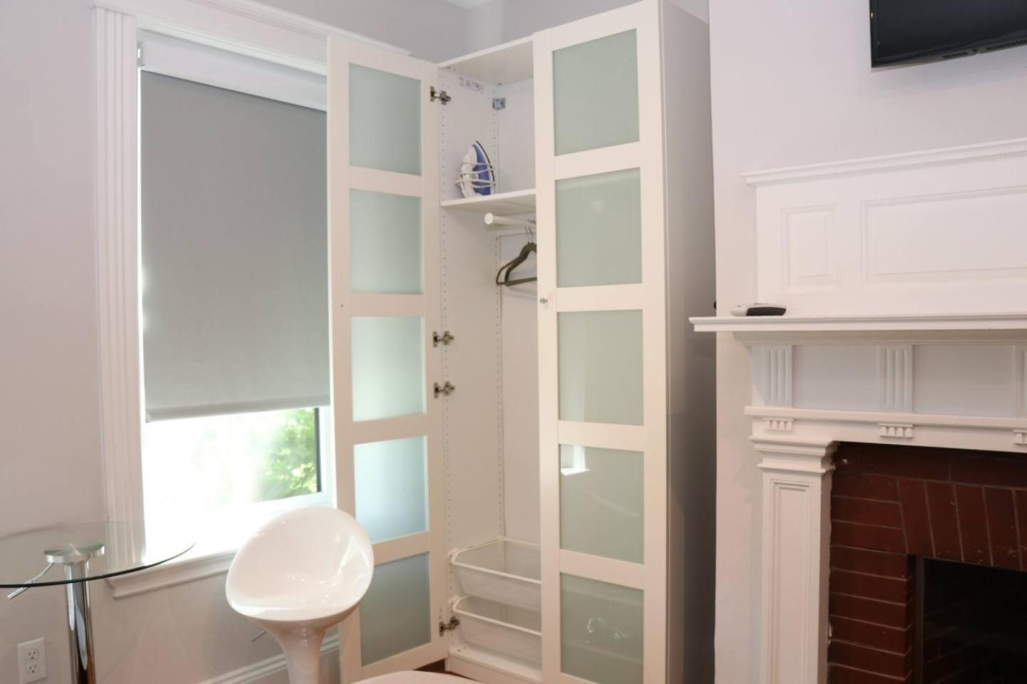 One-Bedroom Apartment - Photo 7