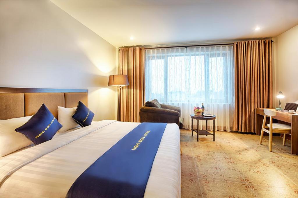 Deluxe Suite with Sea View photo 1