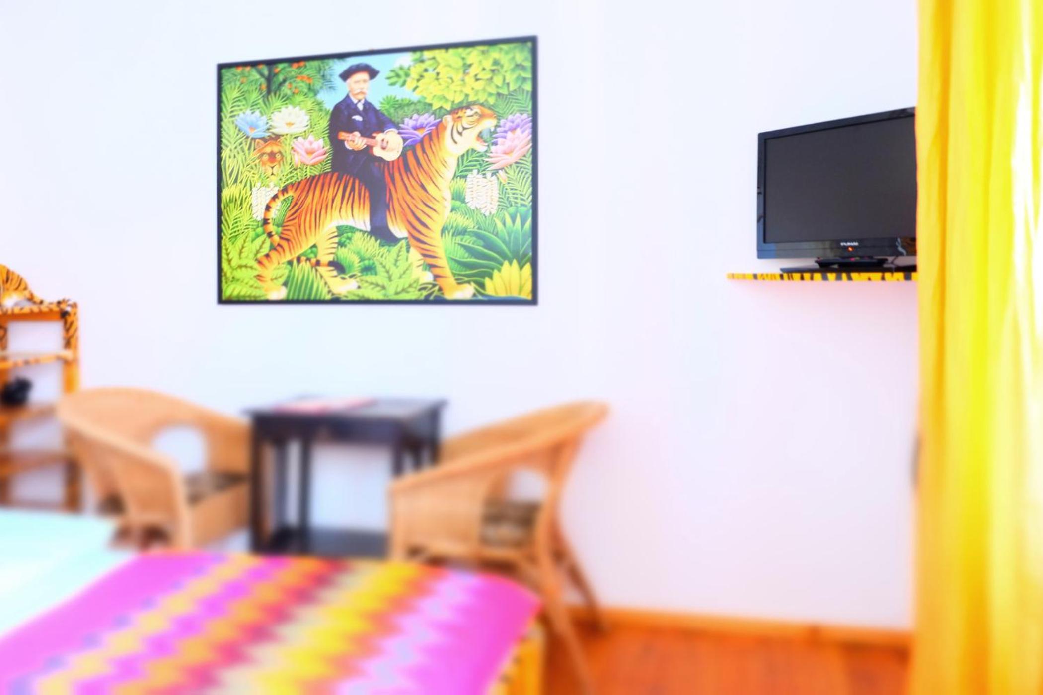 Standard Theme Room  - Photo 3
