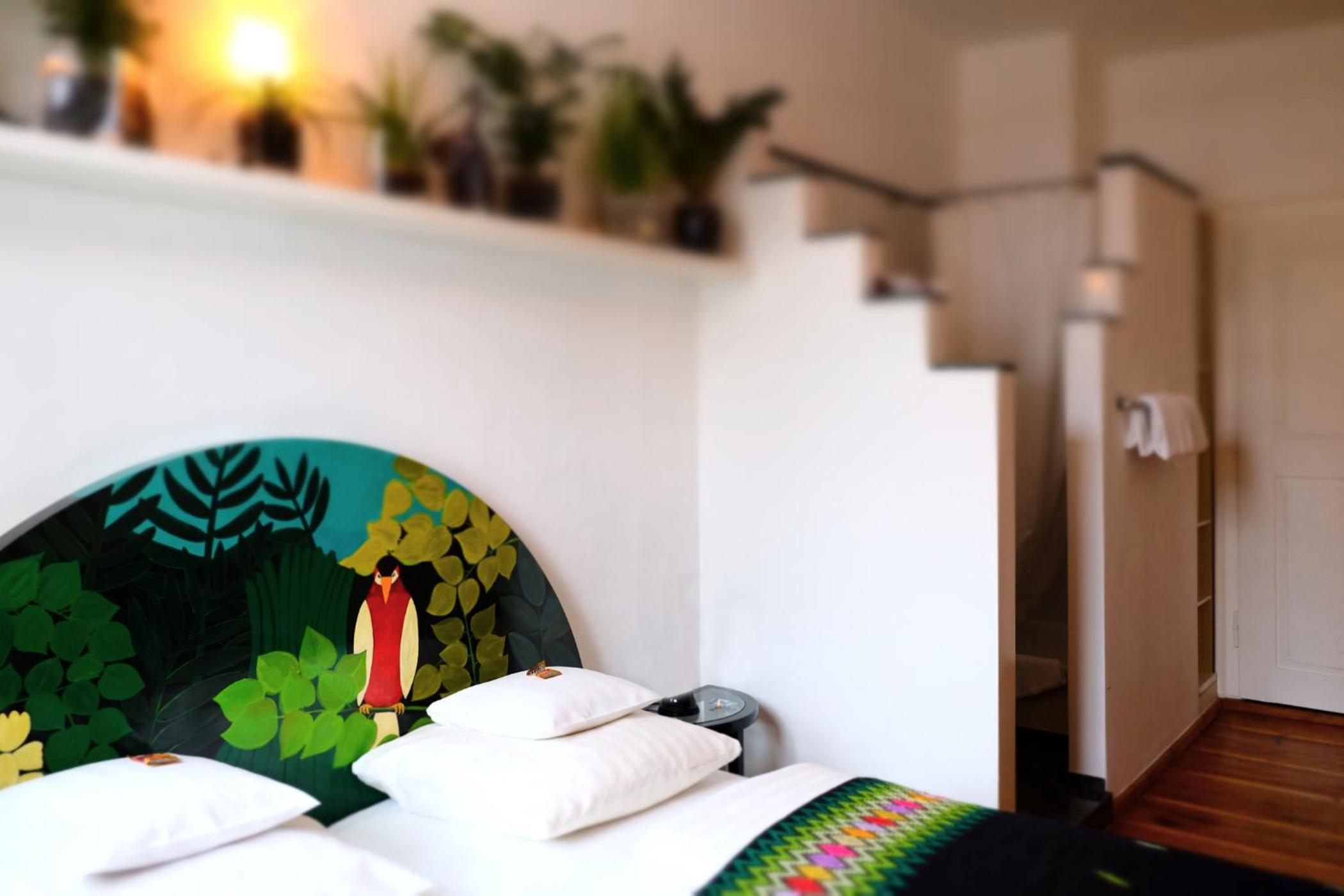 Standard Theme Room  - Photo 18