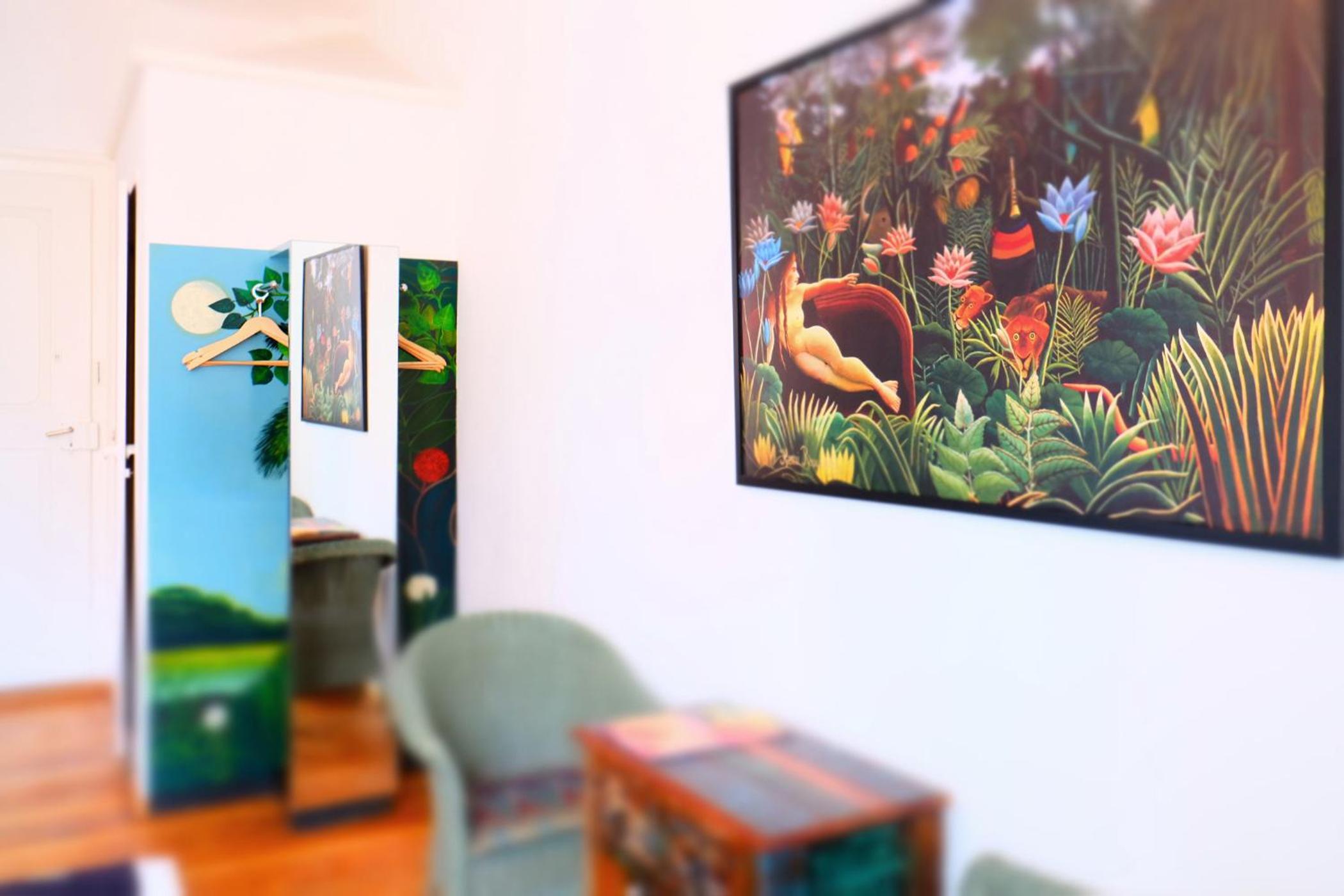 Standard Theme Room  - Photo 13