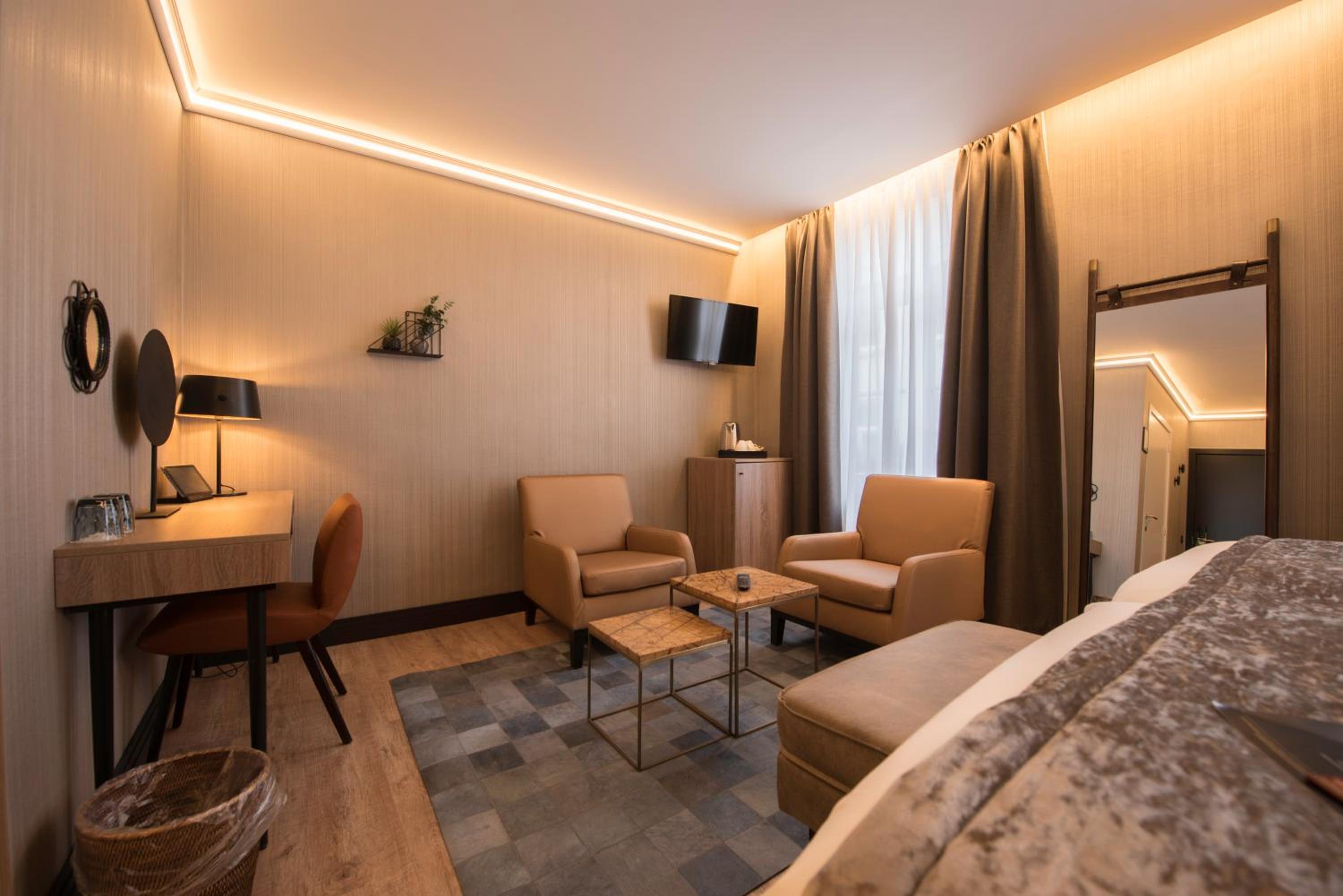 Superior Twin Room - Photo 3