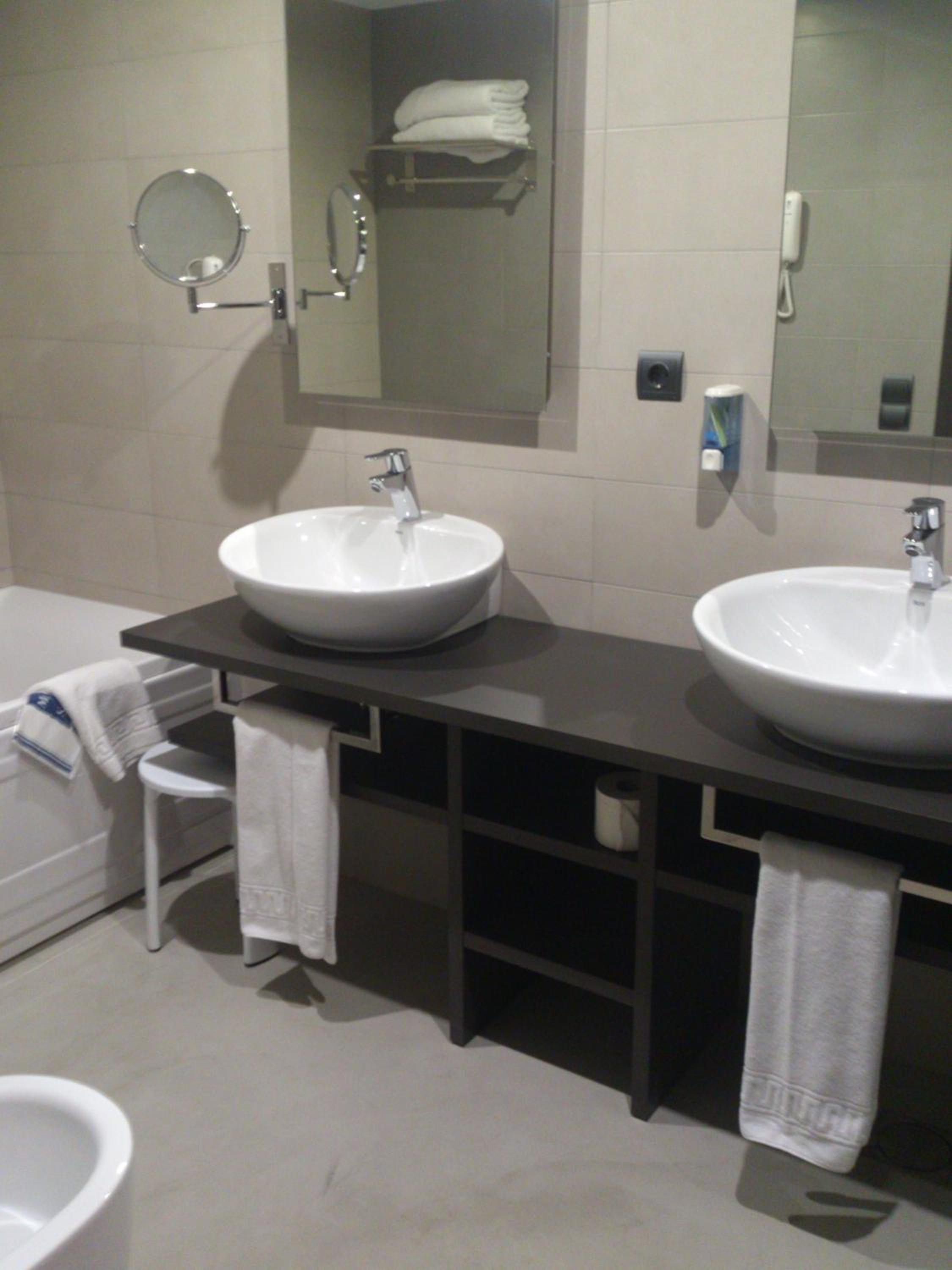 Deluxe Double Room with Terrace (3 adults + 1 child)  photo 2
