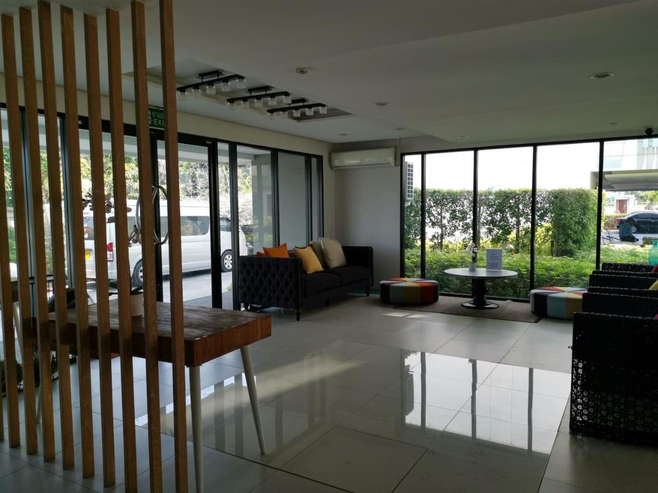 One-Bedroom Apartment - Photo 11