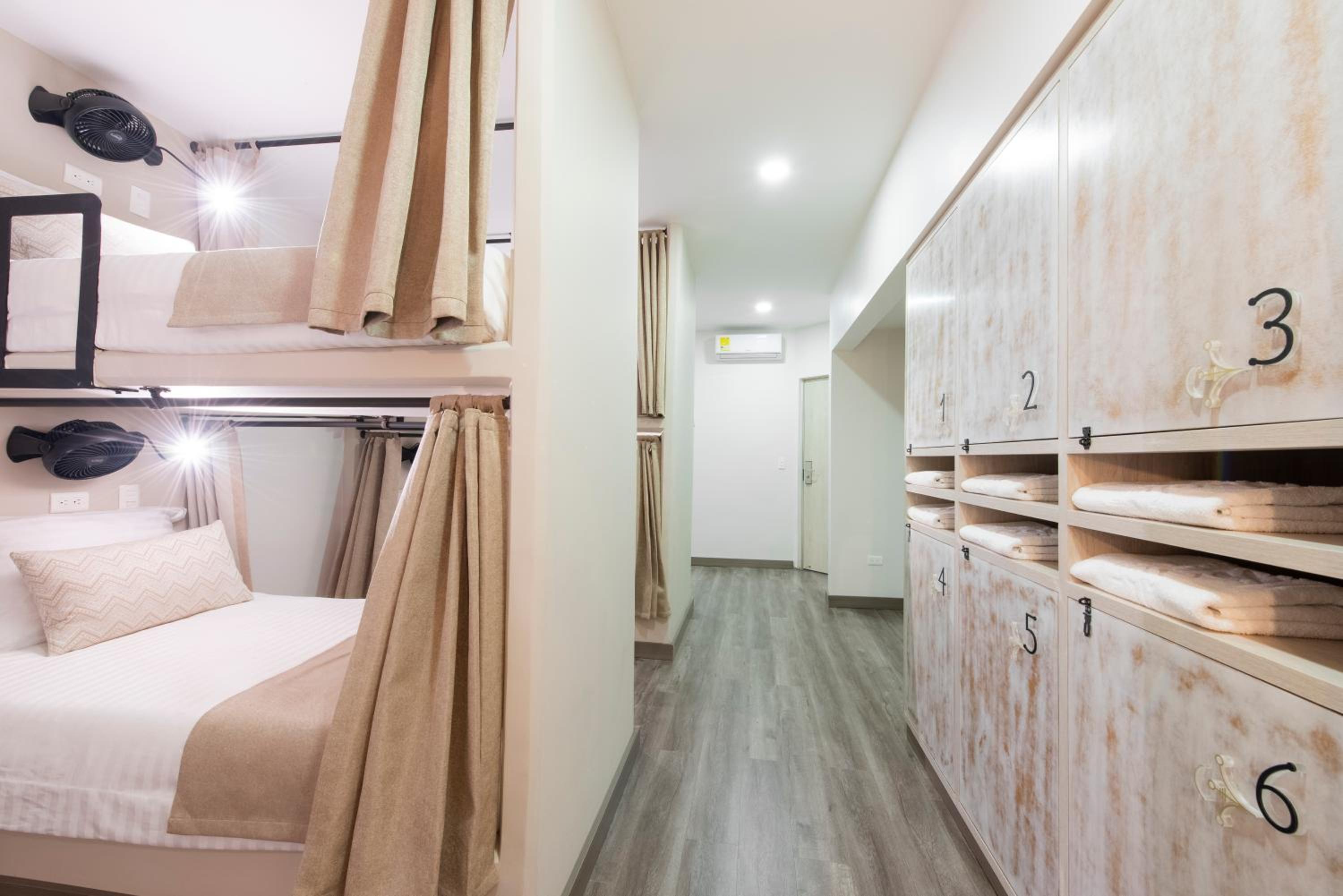 Bed in 6-Bed Female Dormitory Room photo 2