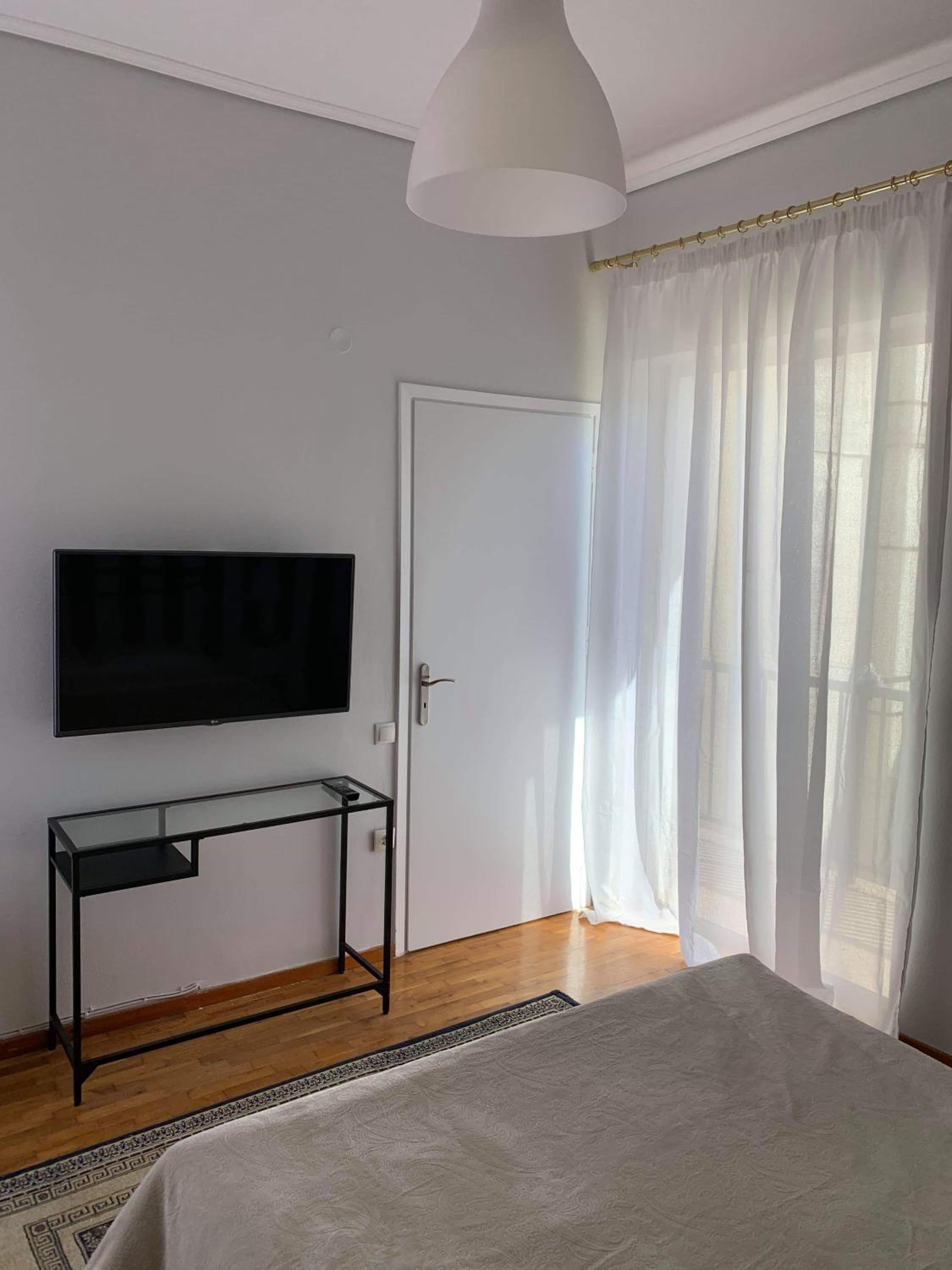 Two-Bedroom Apartment - Photo 11