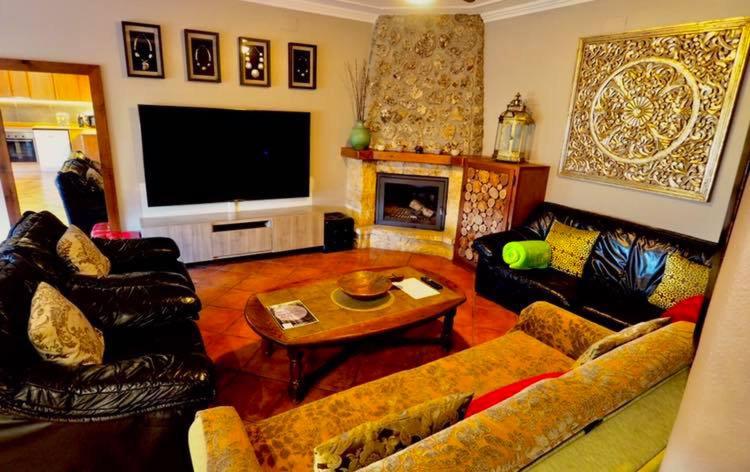 Two-Bedroom House (2-6 Adults) - Photo 66