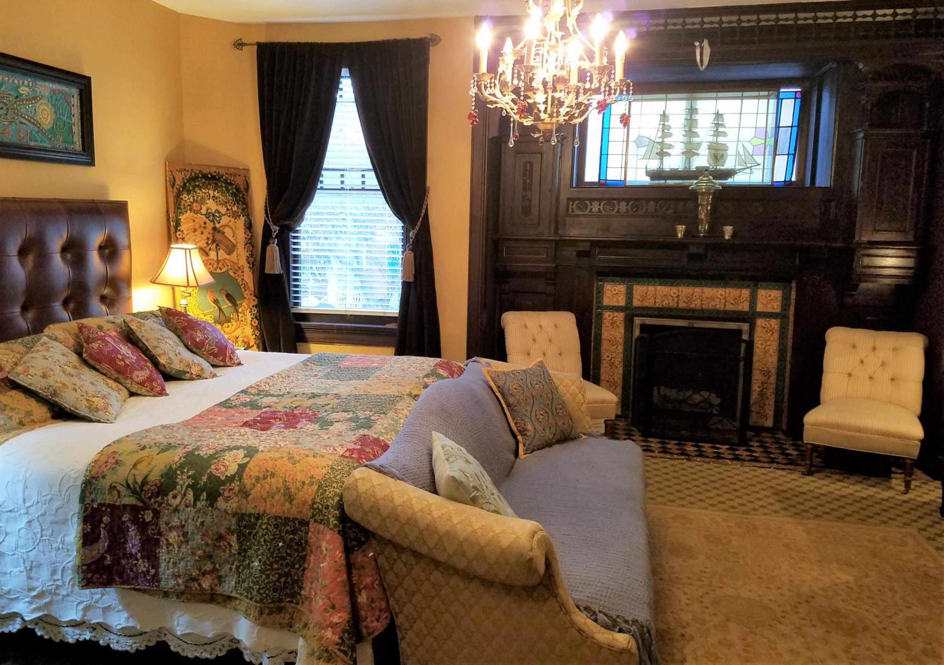  The Rodgers (Deluxe / 2nd Floor Vandiver Mansion) photo 1
