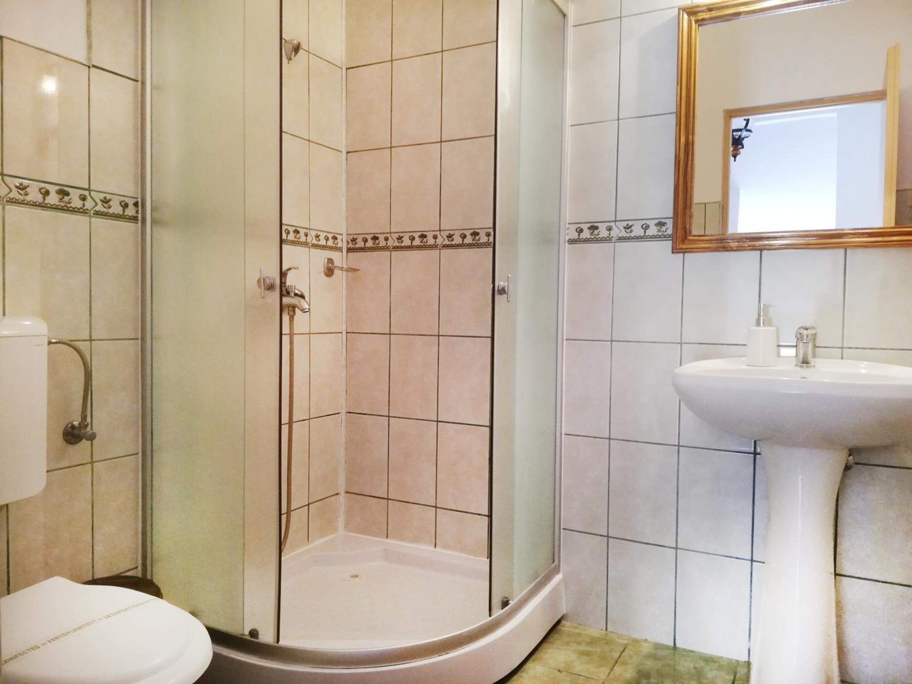 Two-Bedroom Suite - Photo 3