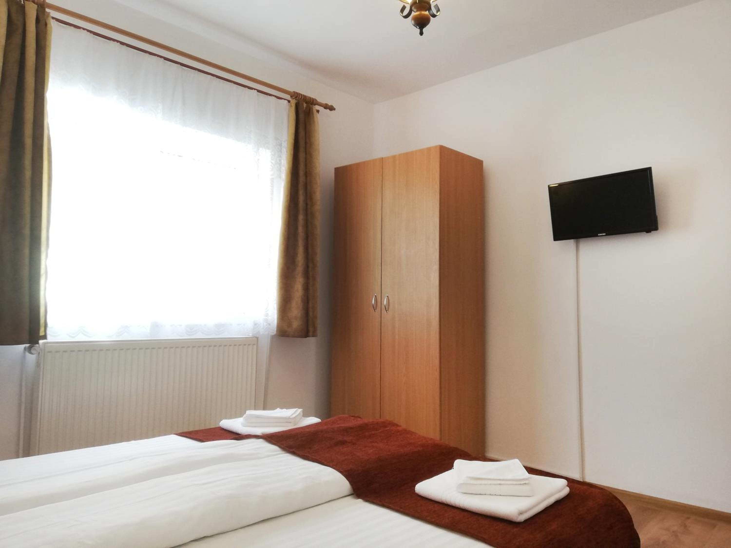 Two-Bedroom Suite - Photo 5