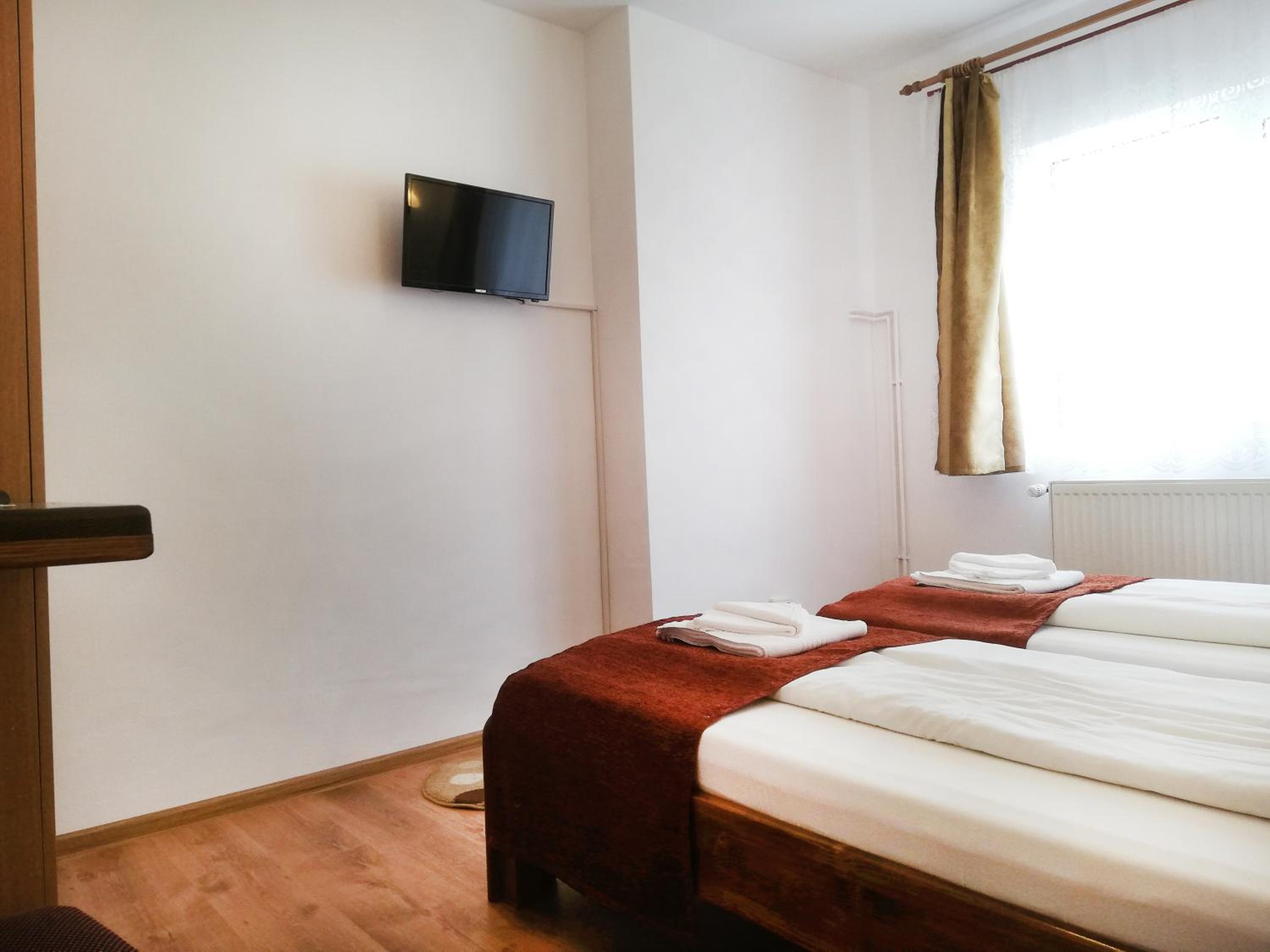 Two-Bedroom Suite - Photo 2