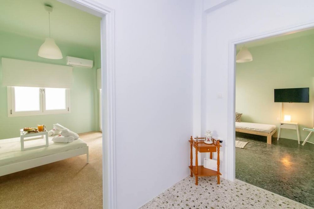 Apartment, Smoking photo 3