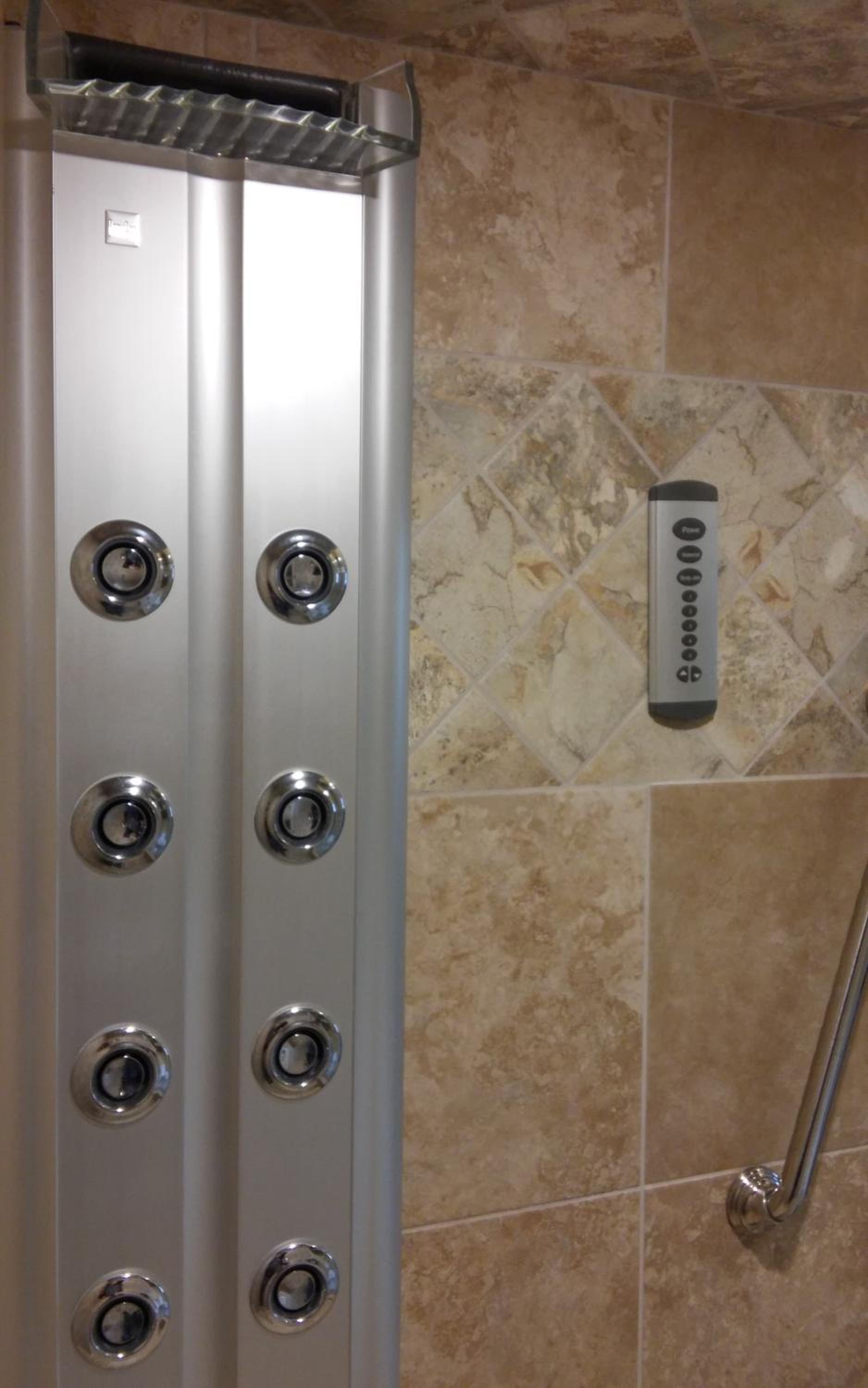 King Suite with Spa Bath photo 3