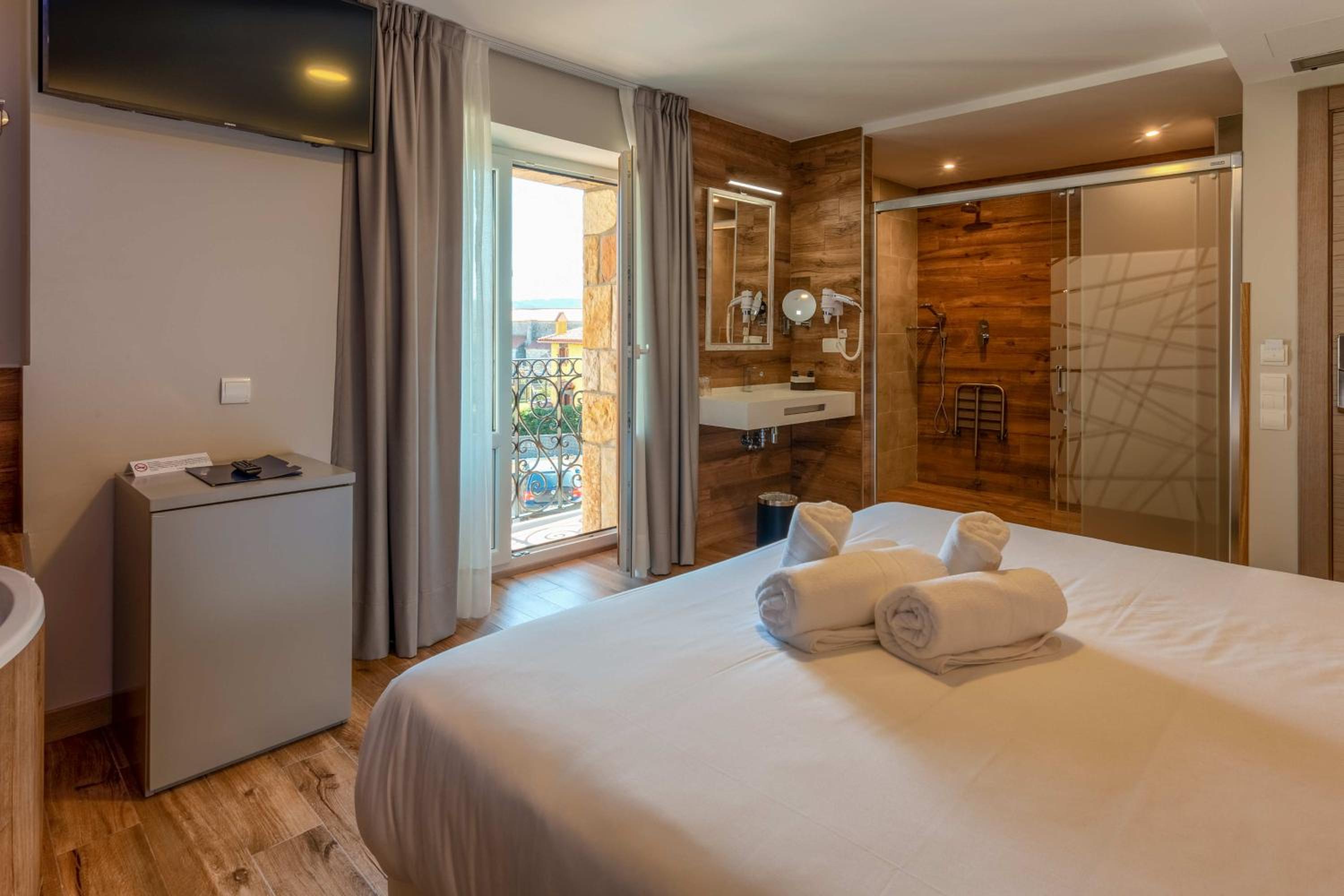 Habitación Doble con Bañera de Hidromasaje