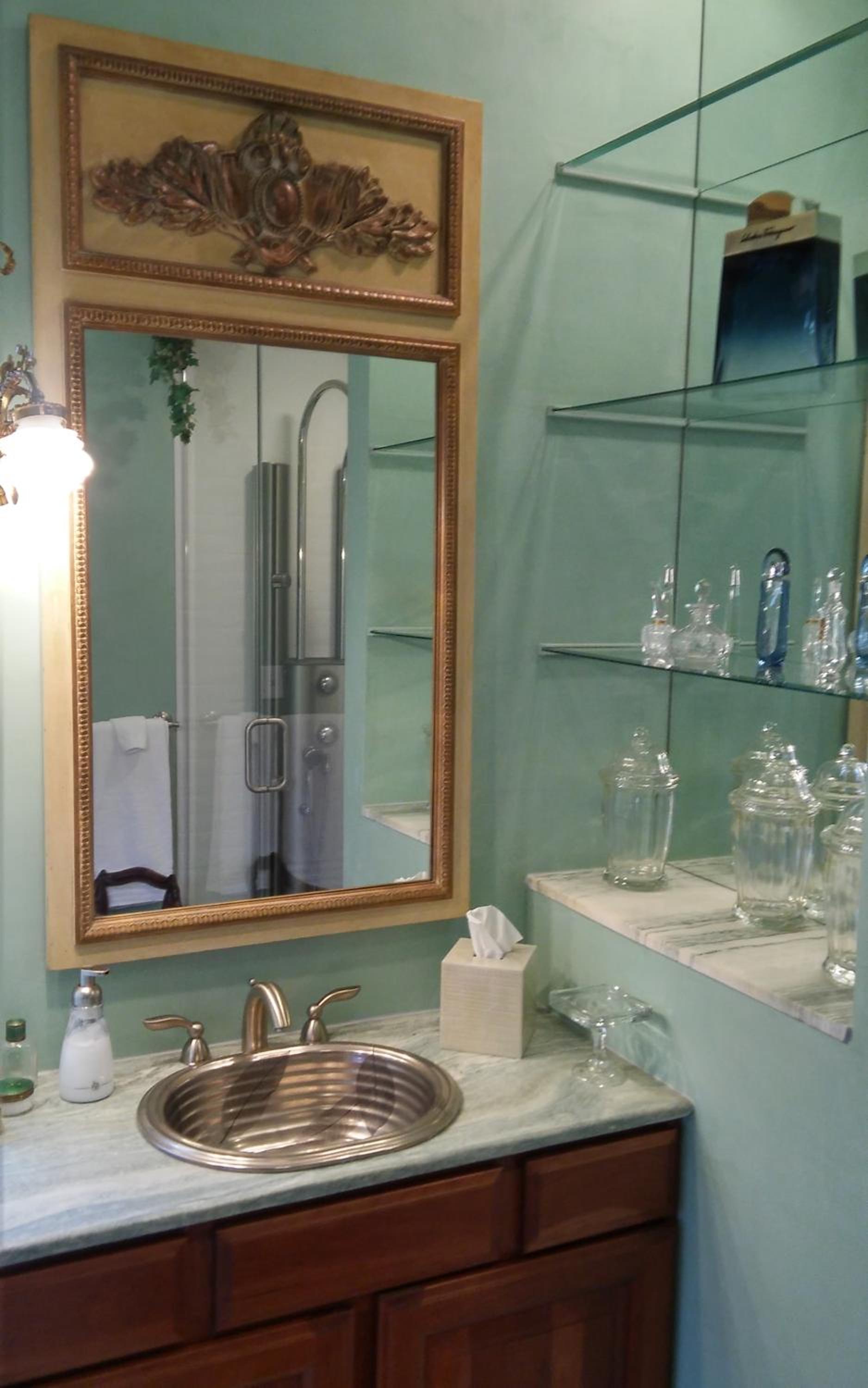 Deluxe King Suite photo 2