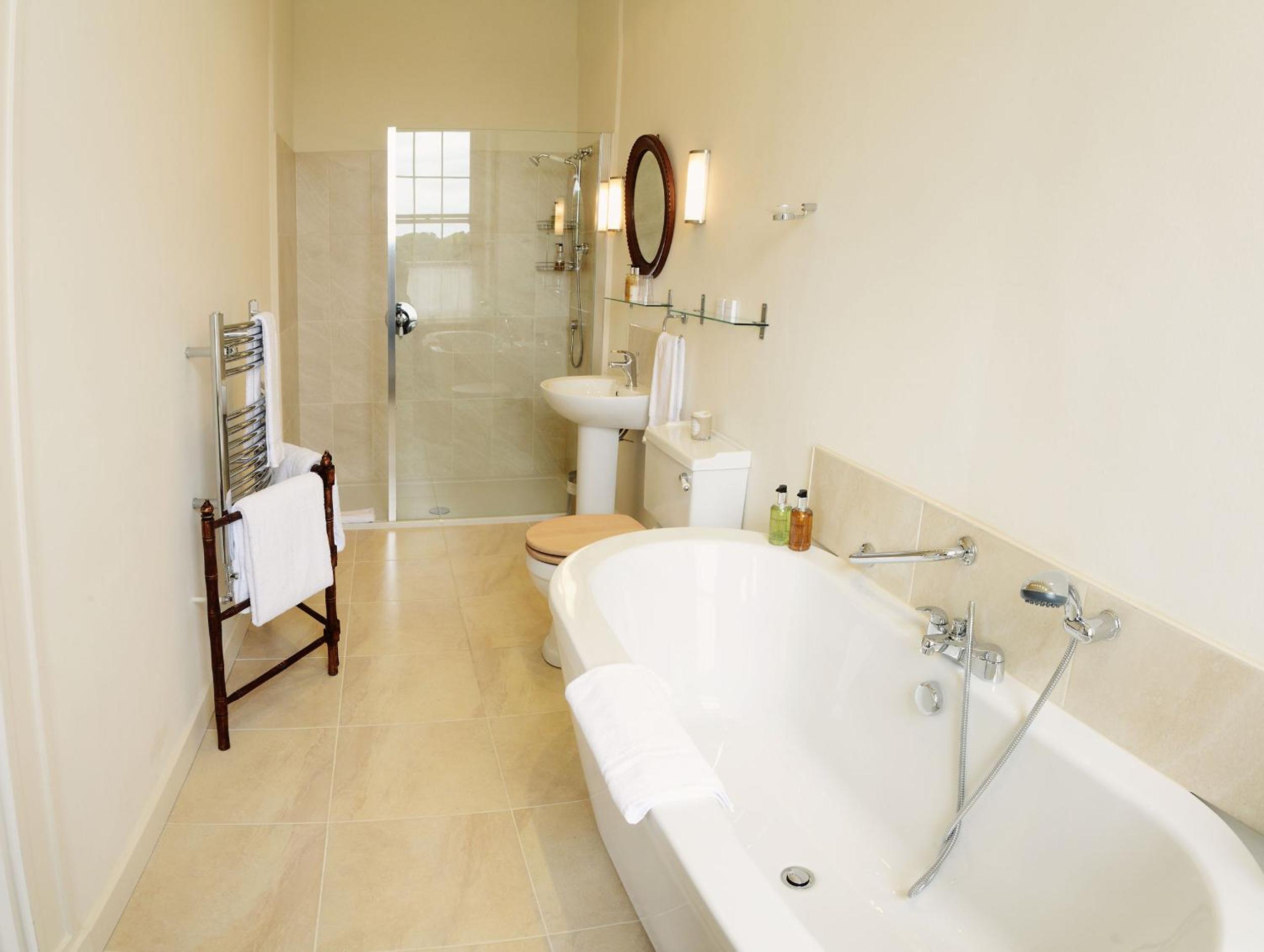 Superior King Room - Photo 5