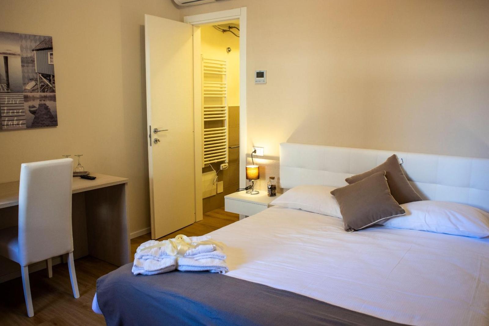 Economy Double Room photo 3
