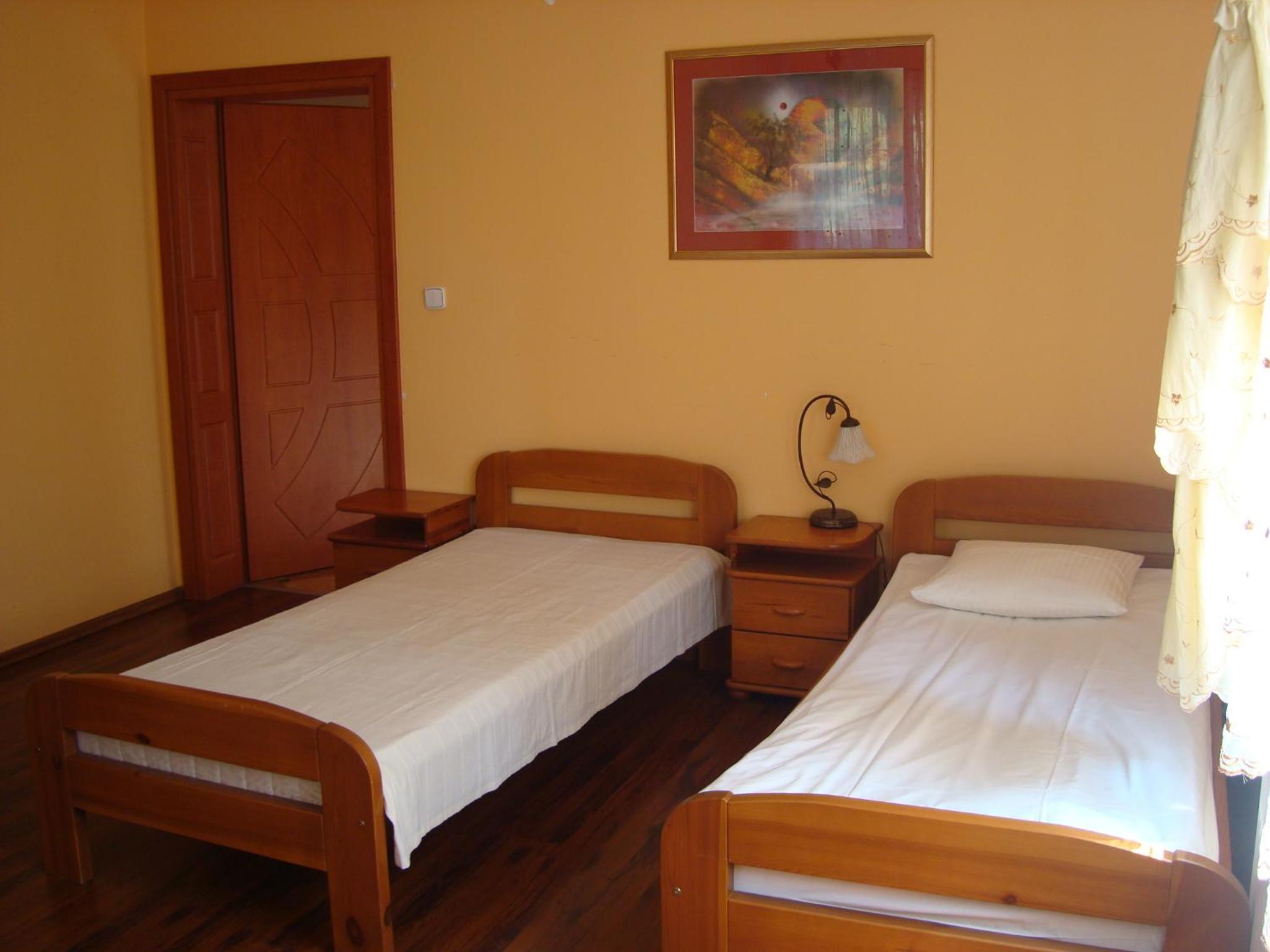 Twin Room - Photo 12