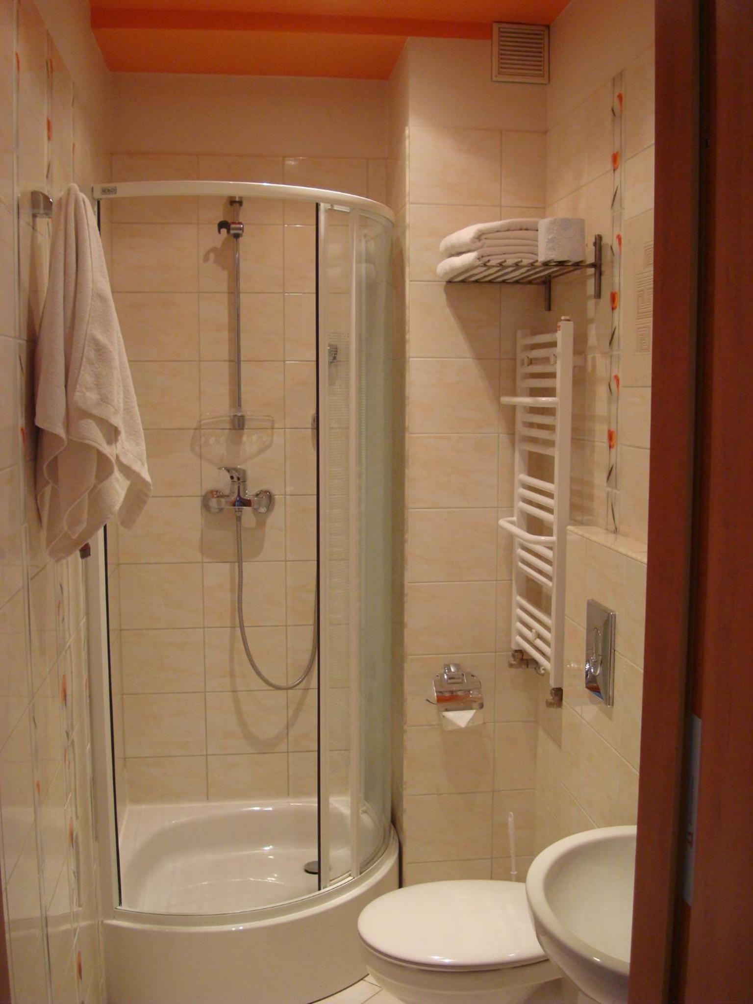 Twin Room - Photo 14