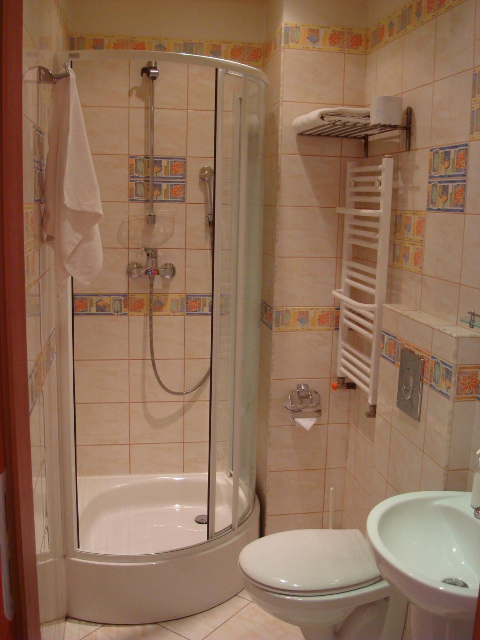 Twin Room - Photo 8