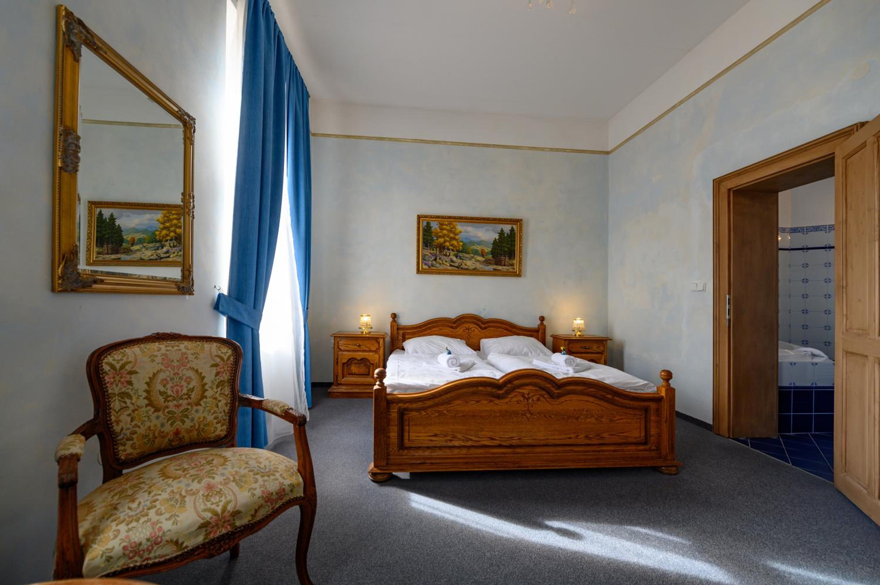 Deluxe Double Room with Bath photo 1