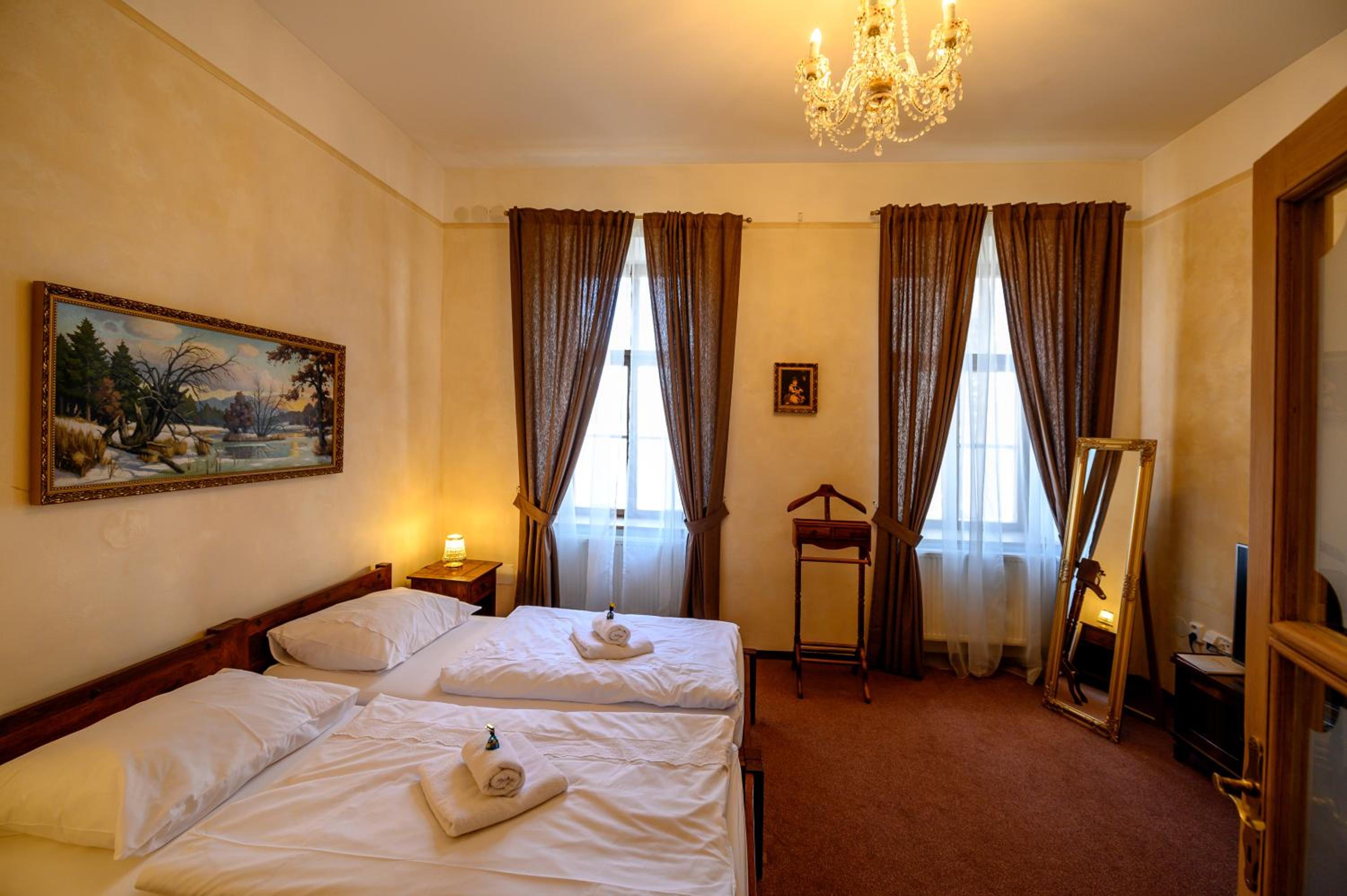 Deluxe Double Room with Shower photo 2