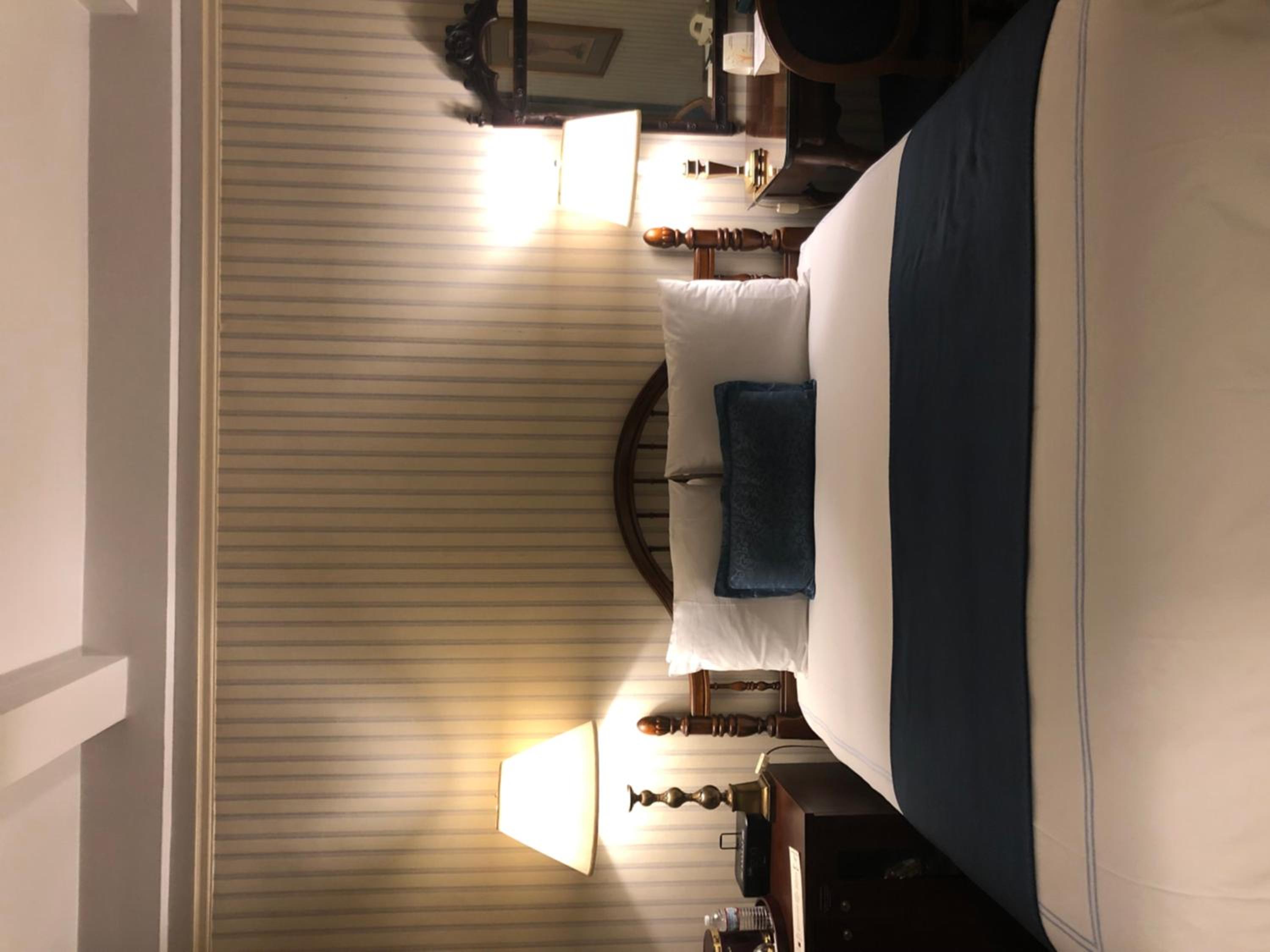 Queen Room - Disability Access photo 2