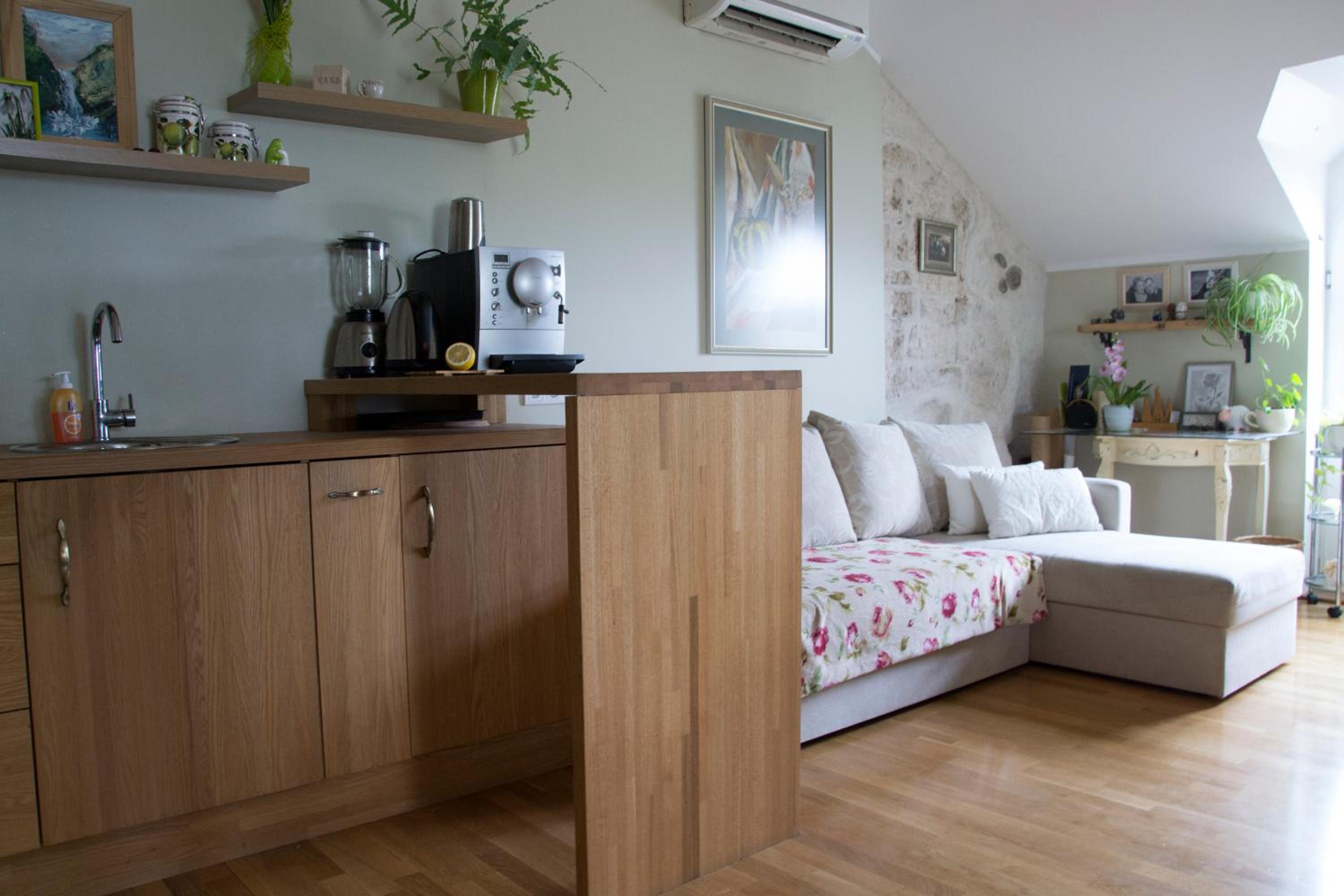 One-Bedroom Apartment - Photo 11