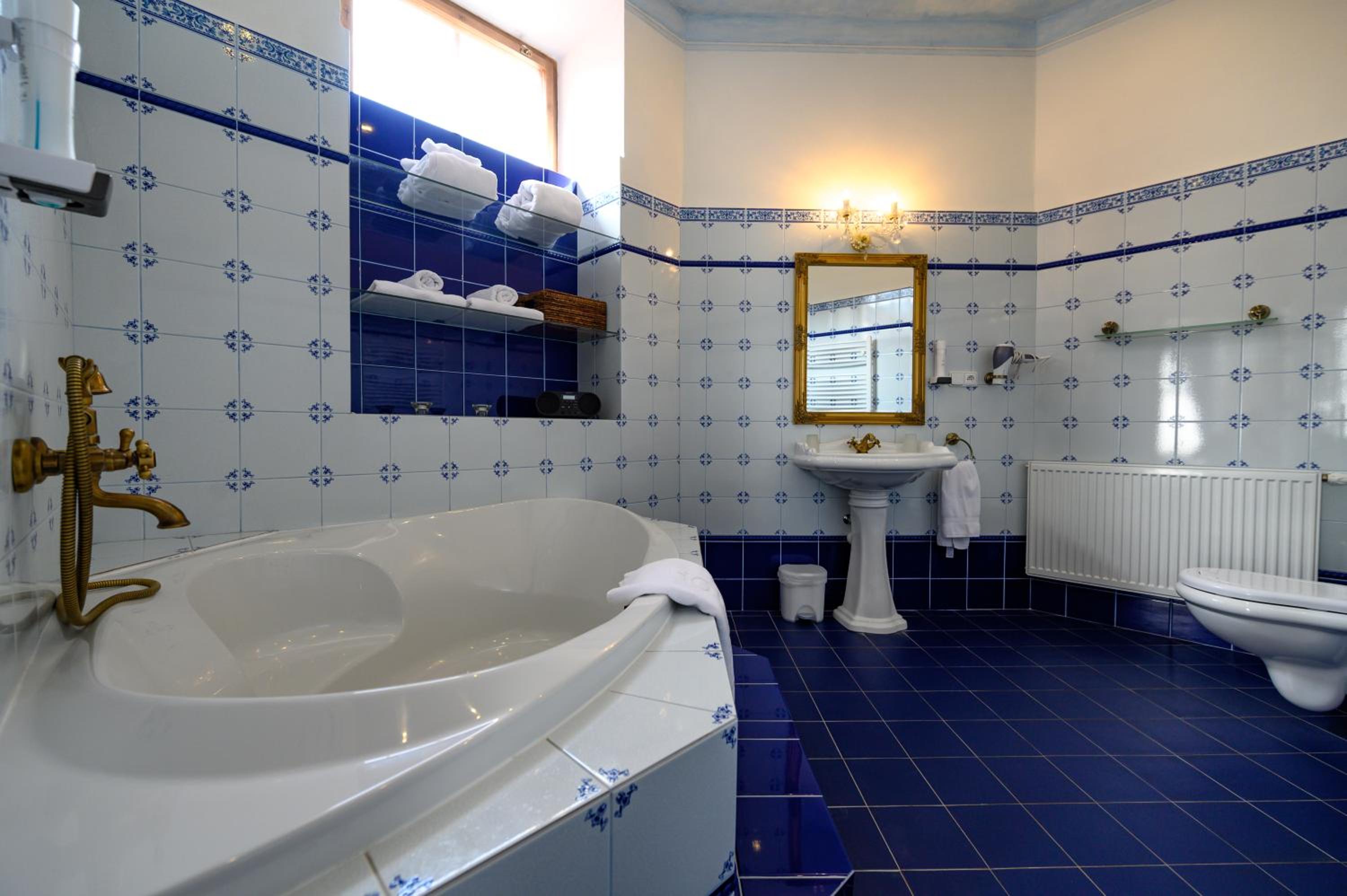 Deluxe Double Room with Bath photo 2