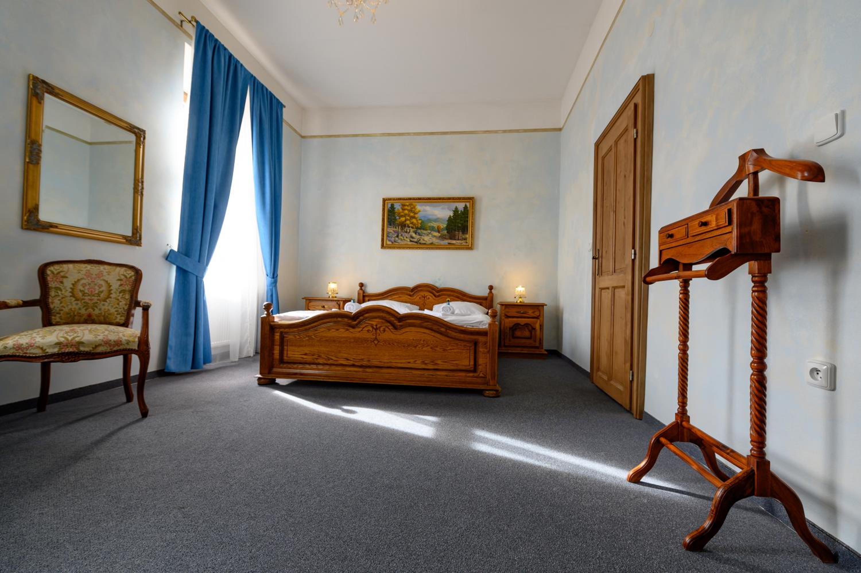 Deluxe Double Room with Bath photo 3