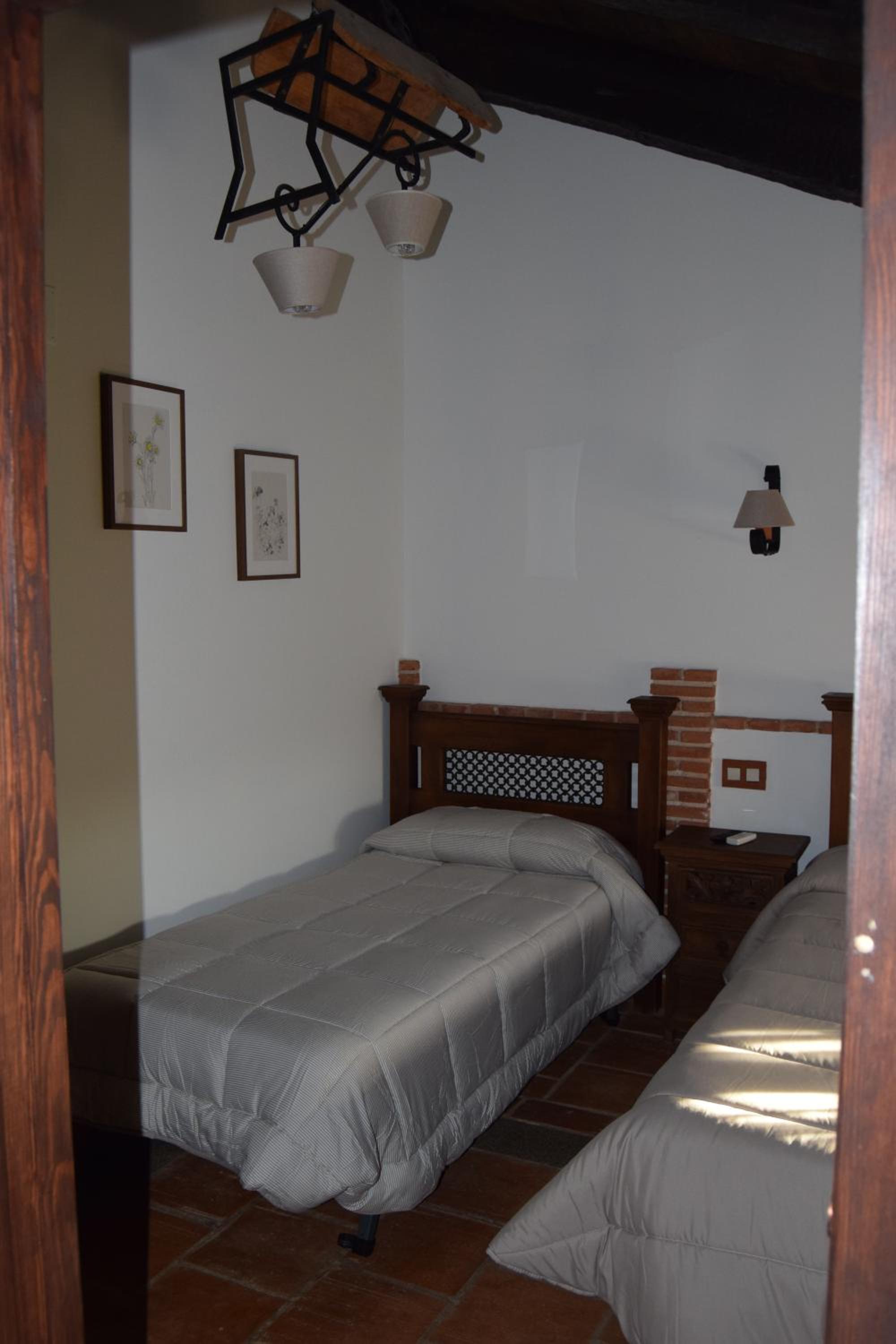 Large Double Room - Photo 9